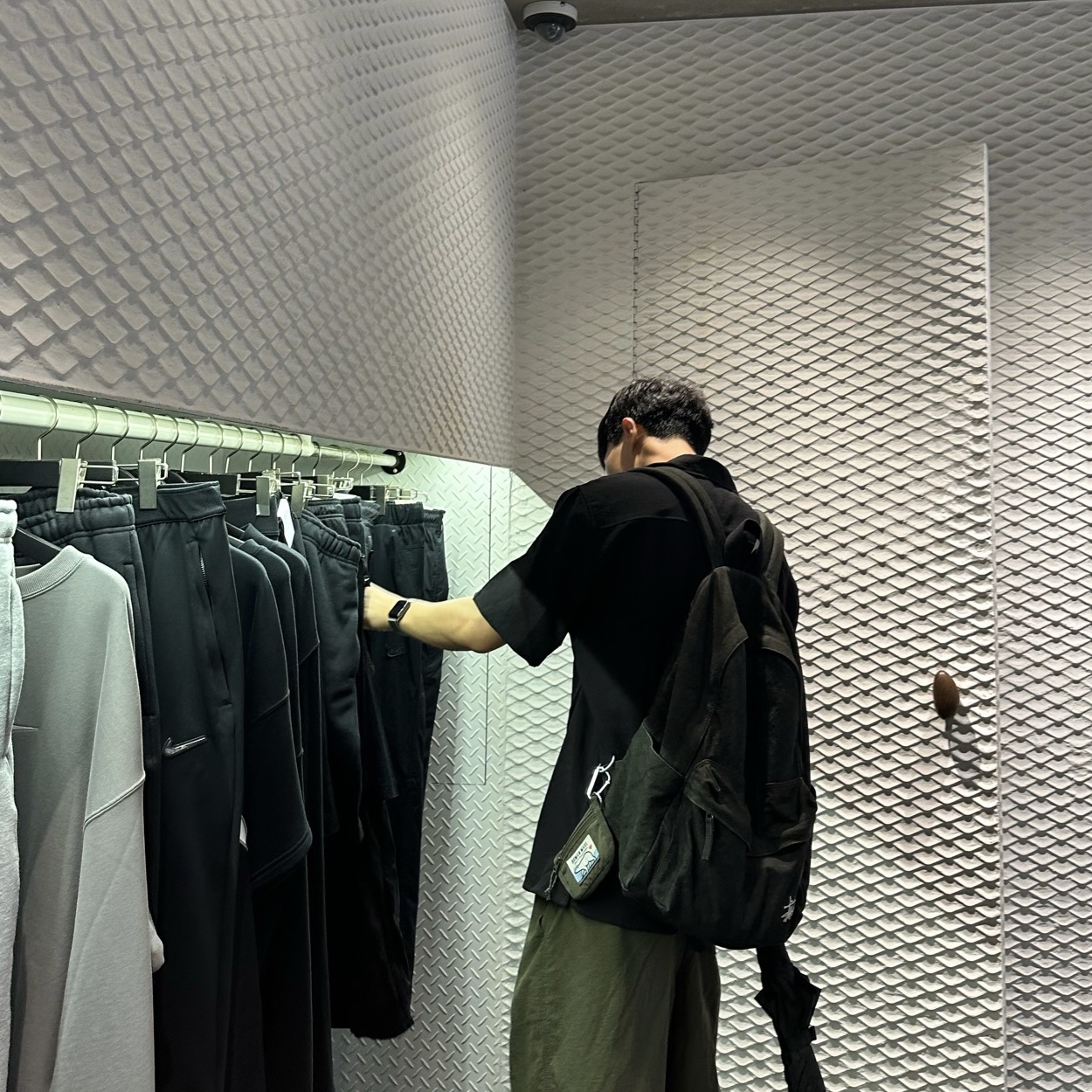 Human Made Nylon Card Case Olive Drab, Stussy Canvas Backpack Washed Black 착용 스타일