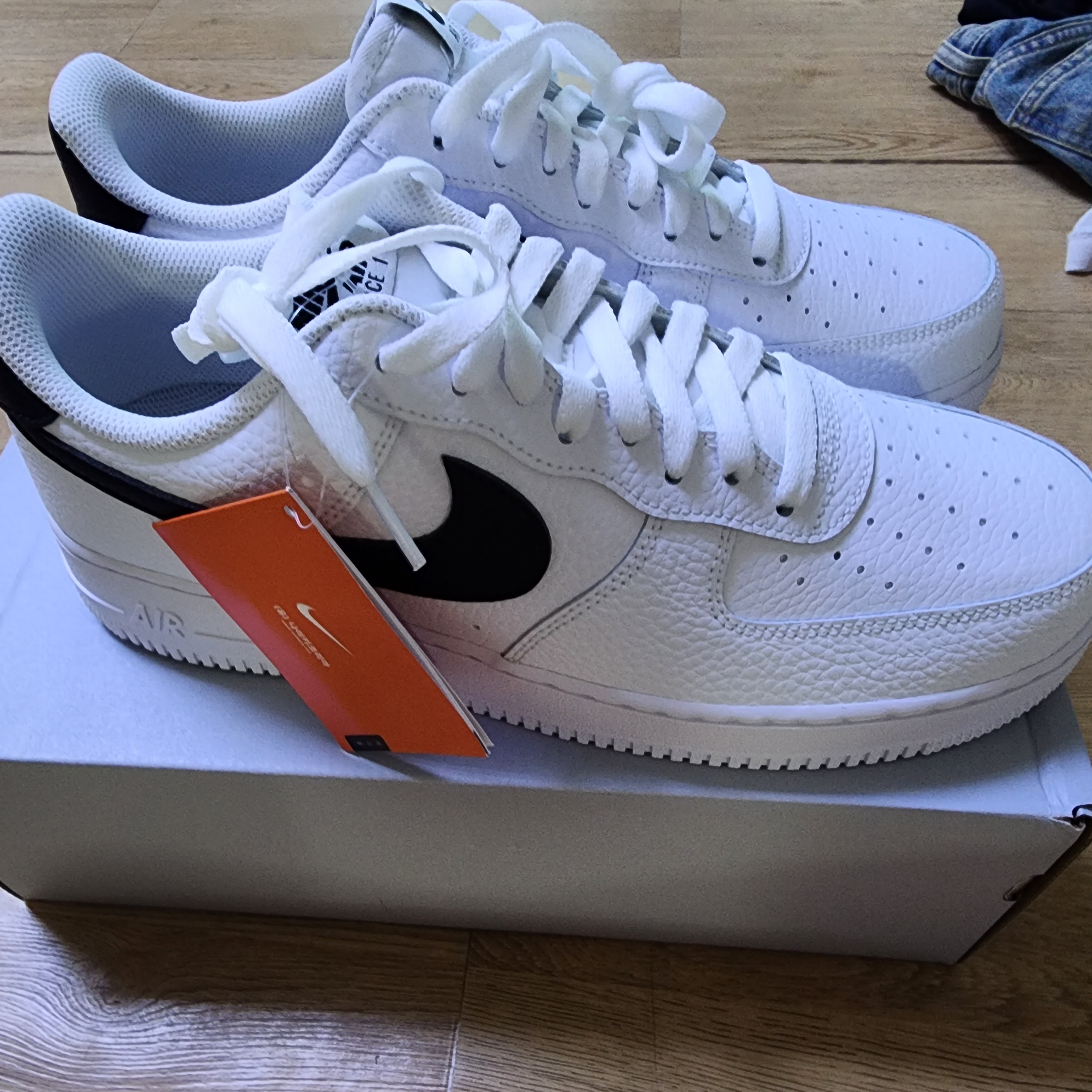 Nike Air Force 1 '07 White Black 착용 스타일 - 4