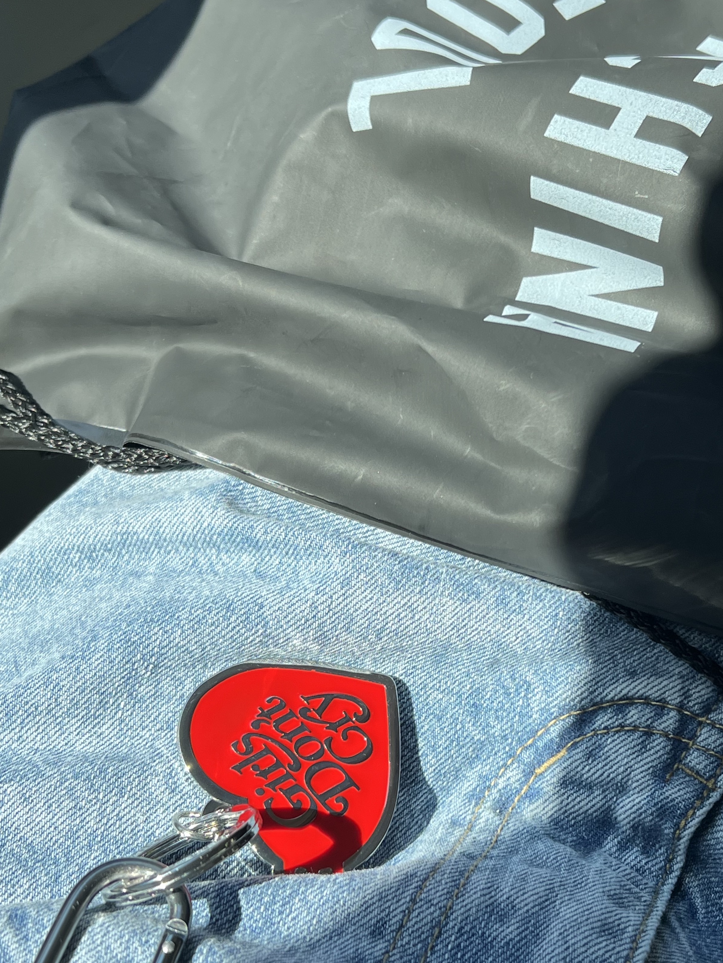 Human Made x Verdy Girls Don't Cry Keyring Red 착용 스타일