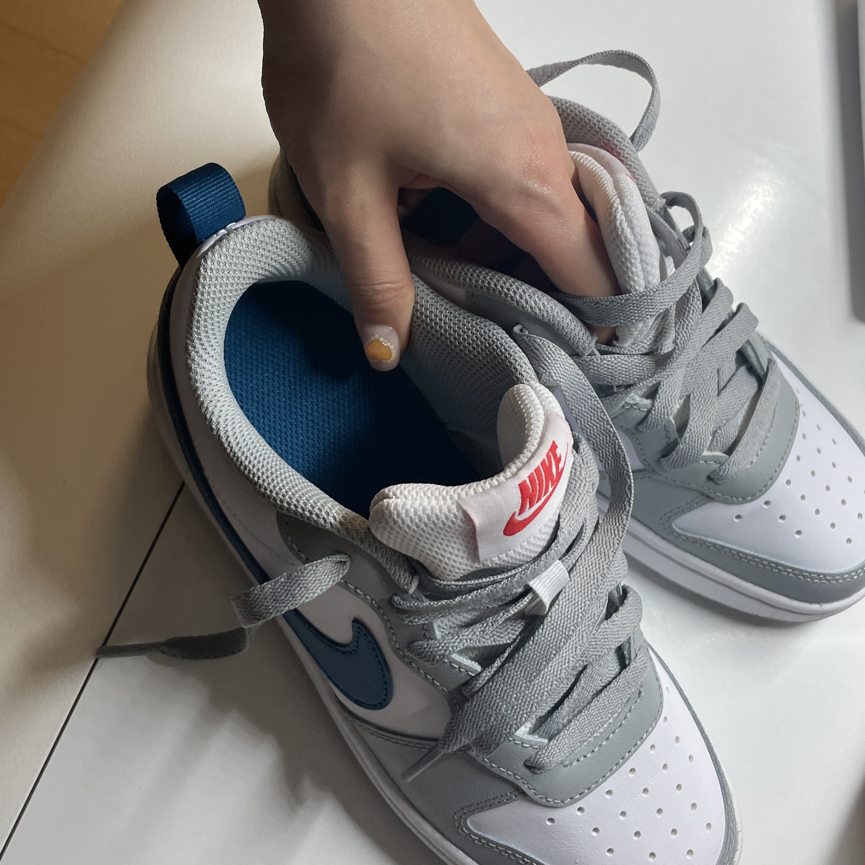 (GS) Nike Court Borough Low 2 Light Smoke Grey 착용 스타일 - 1