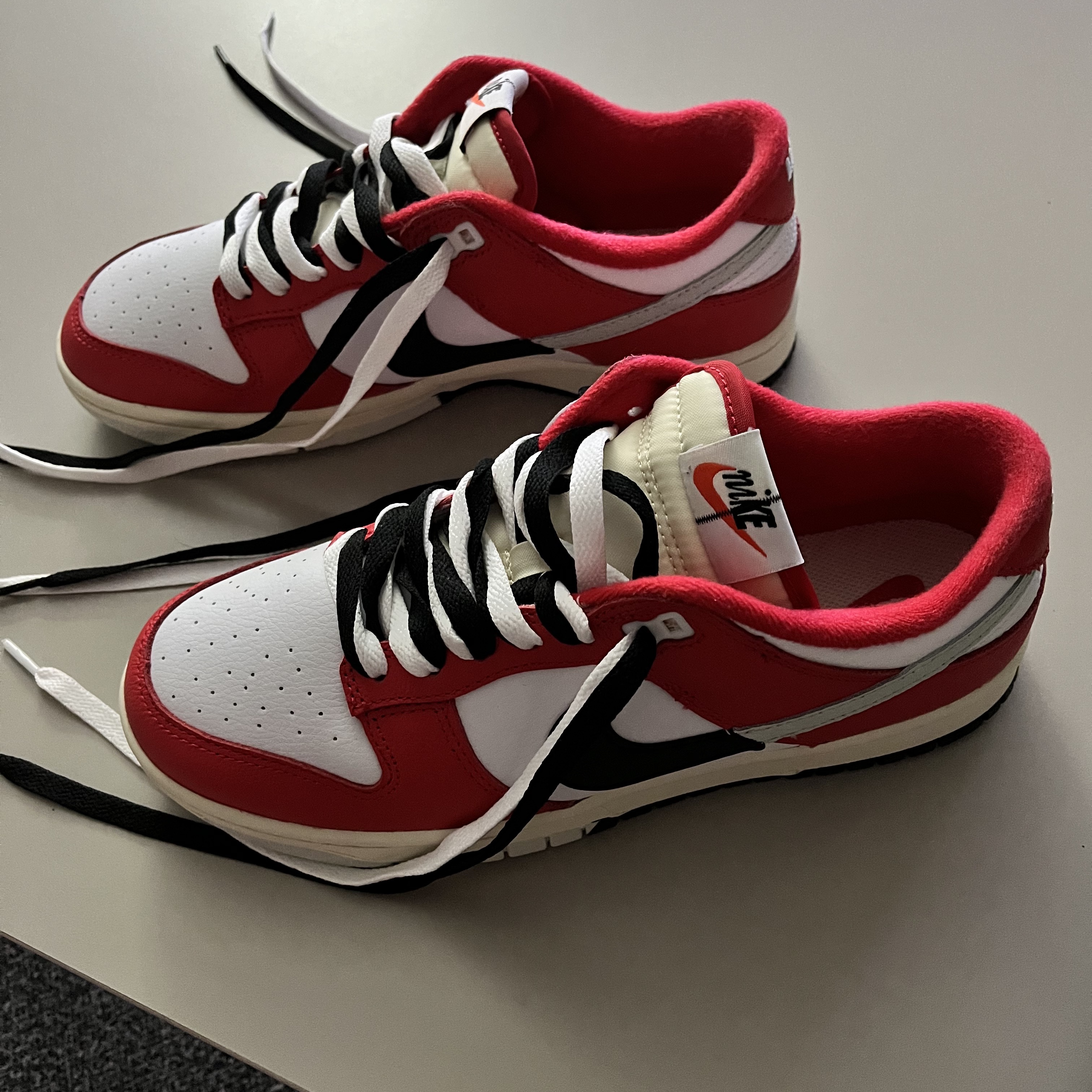 Nike Dunk Low Retro PRM University Red Black 착용 스타일