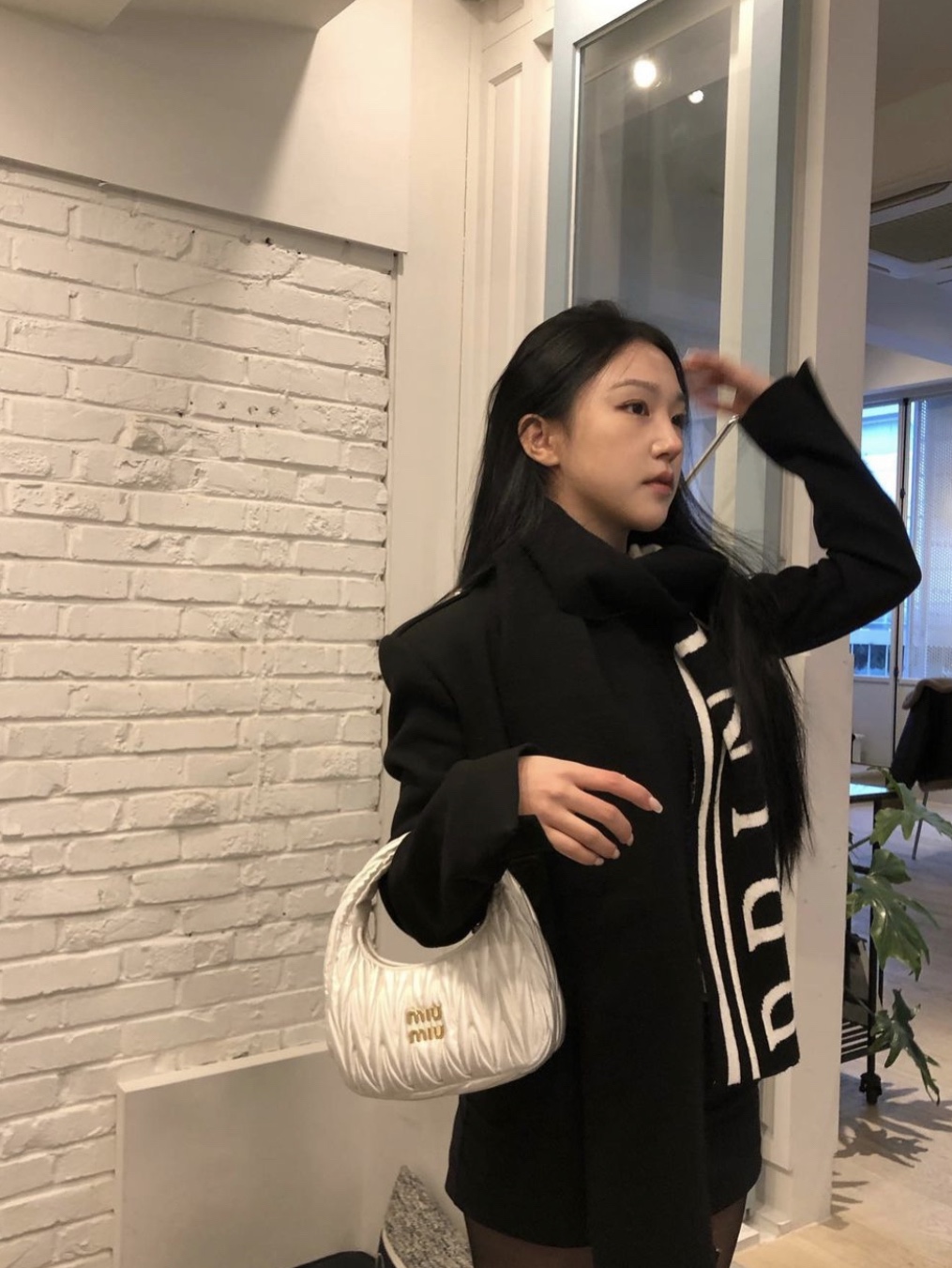 Miu Miu Wander Matelasse Nappa Leather Mini Hobo Bag White, Miu Miu Wander Matelasse Nappa Leather Small Hobo Bag Black ์ฐฉ์ฉ ์คํ์ผ