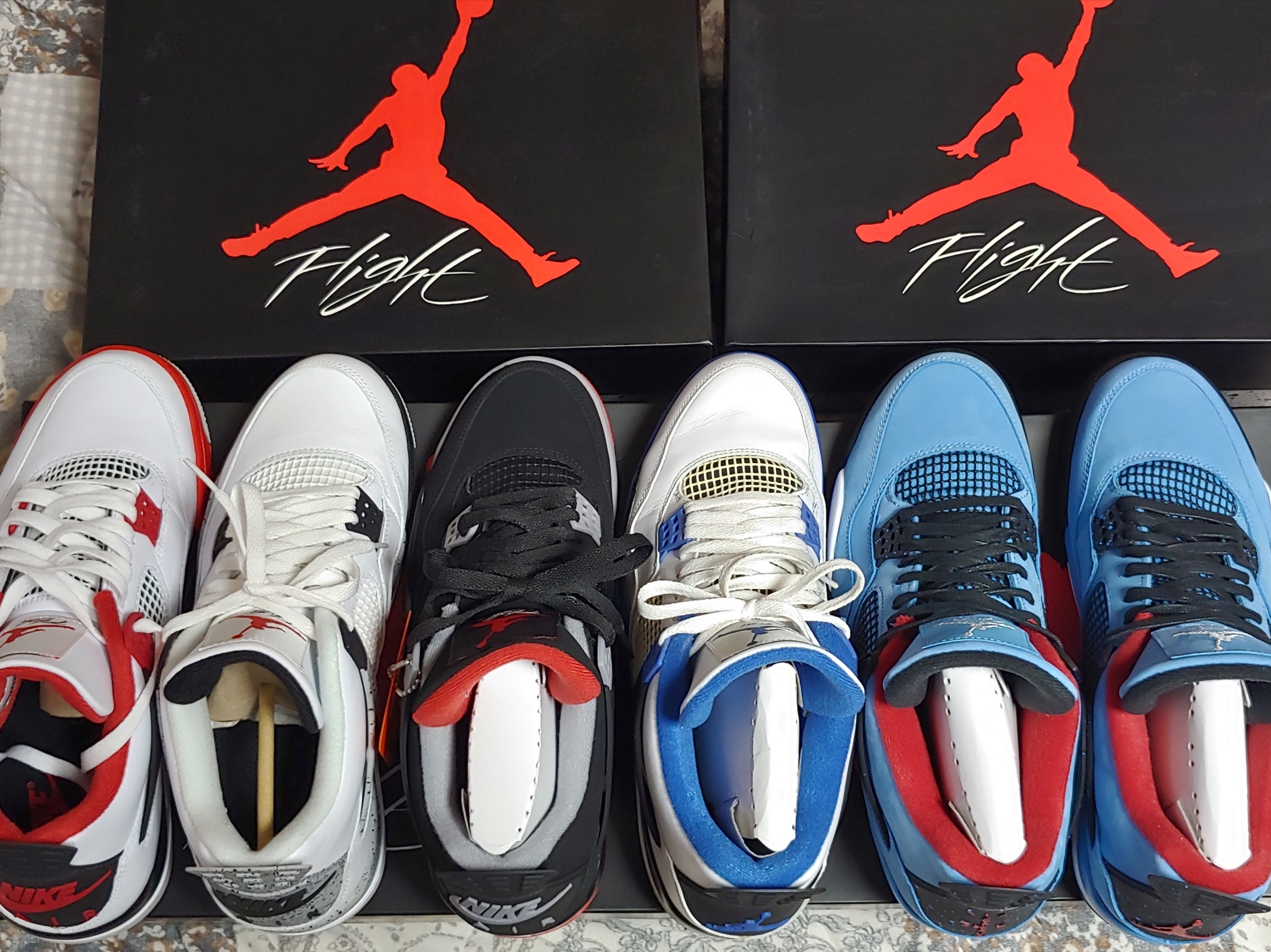Jordan 4 Retro OG Fire Red 2020, Jordan 4 Retro OG White Cement 2016 착용 스타일