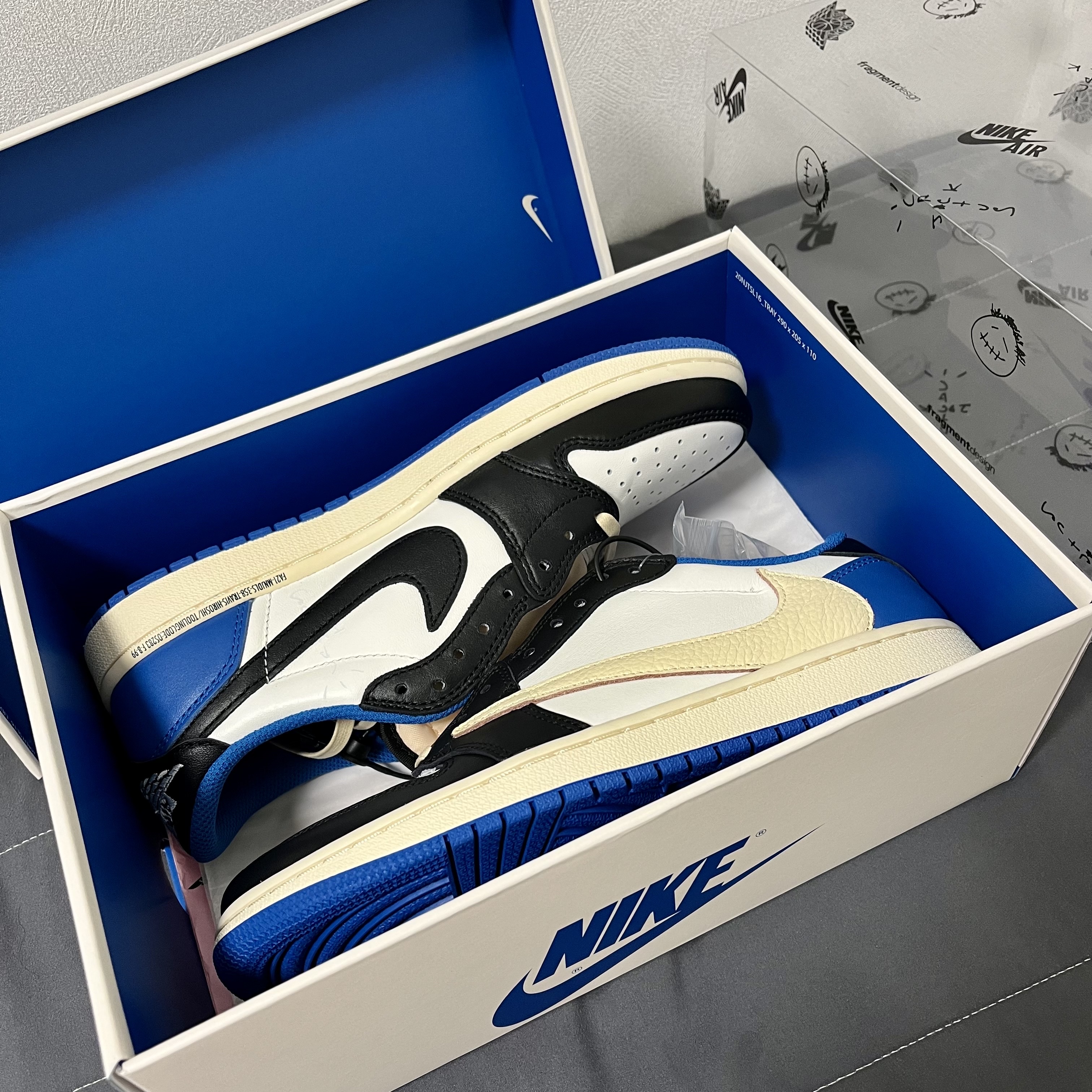 Jordan 1 x Travis Scott x Fragment Retro Low OG SP Military Blue 착용 스타일 - 4