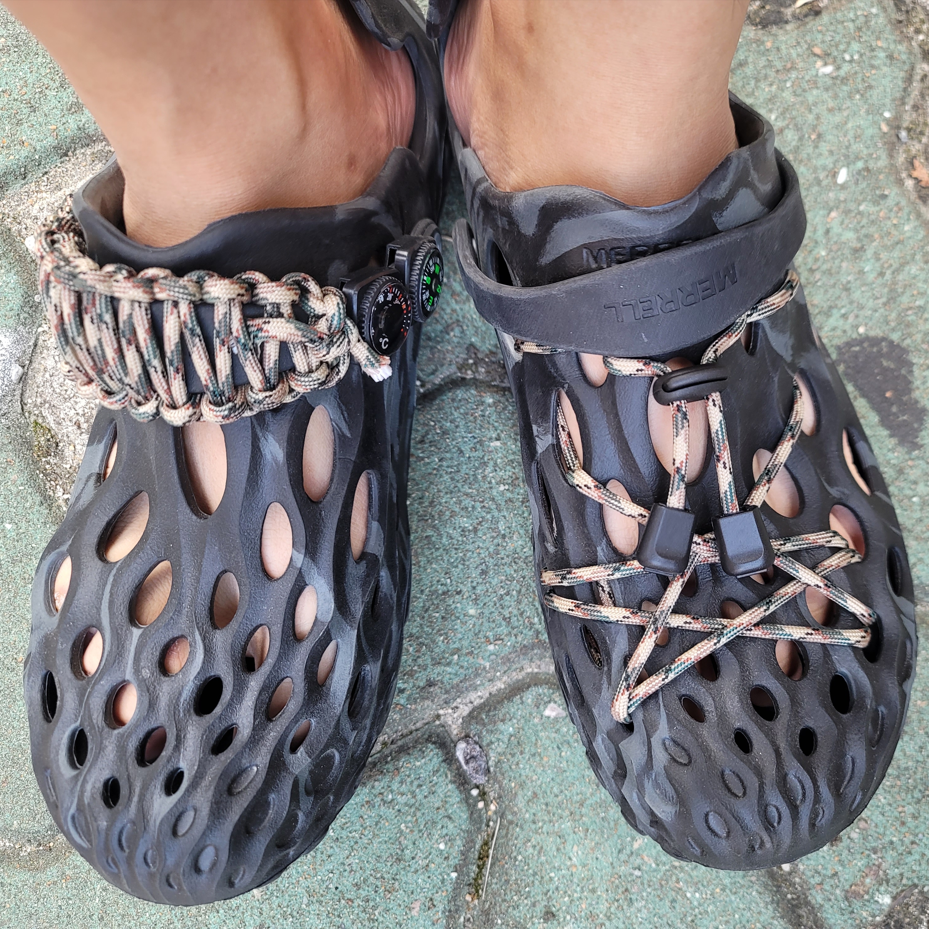 Merrell Hydro Moc Black 착용 스타일 - 1