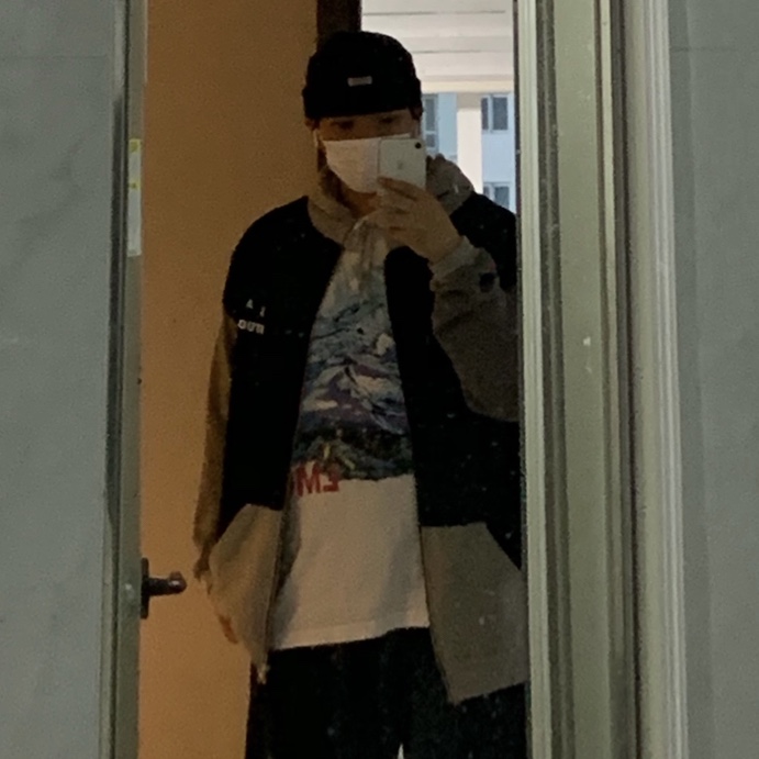 IAB Studio x Niniz Zip-up Hoodie 착용 스타일
