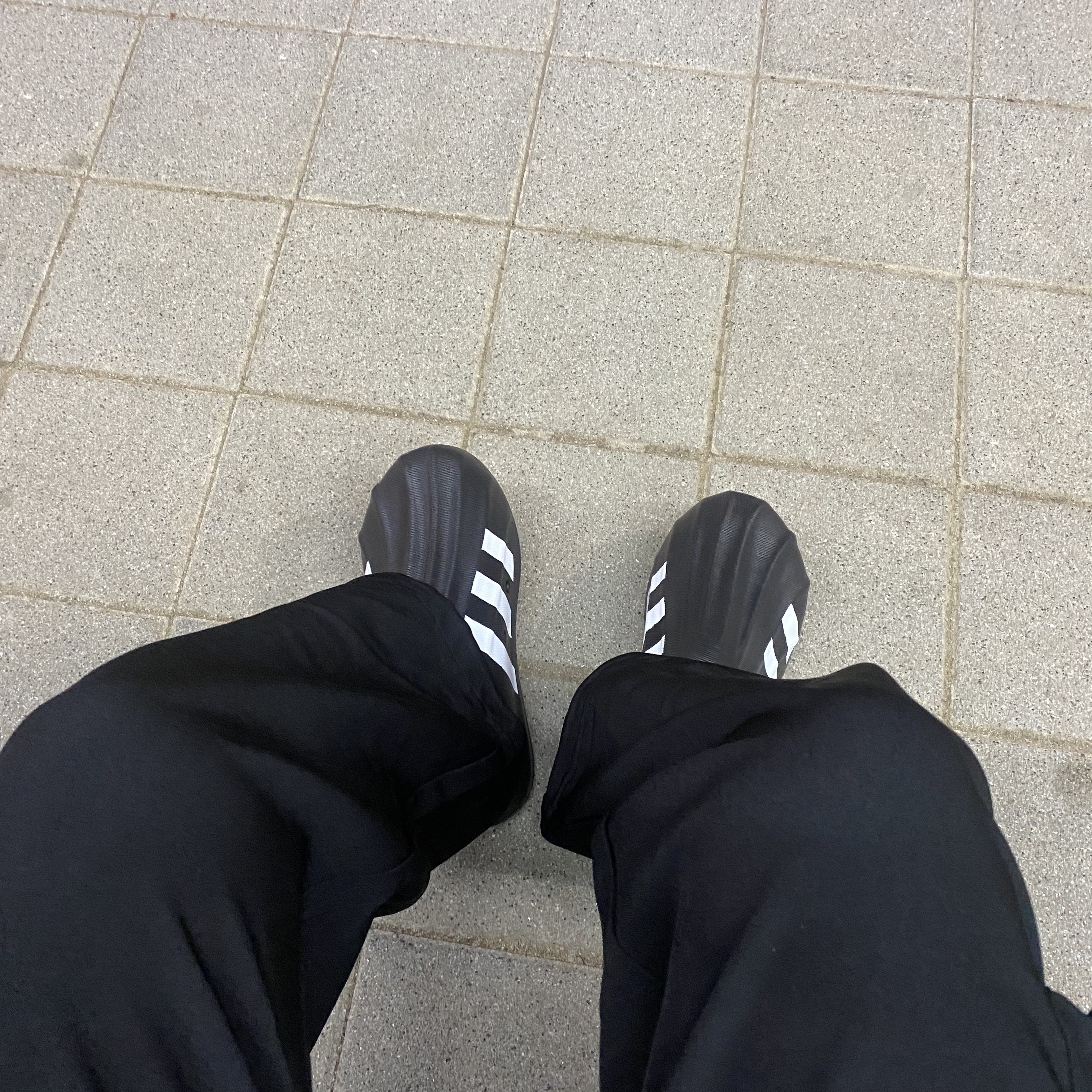 Adidas Adifom Superstar Core Black Cloud White 착용 스타일