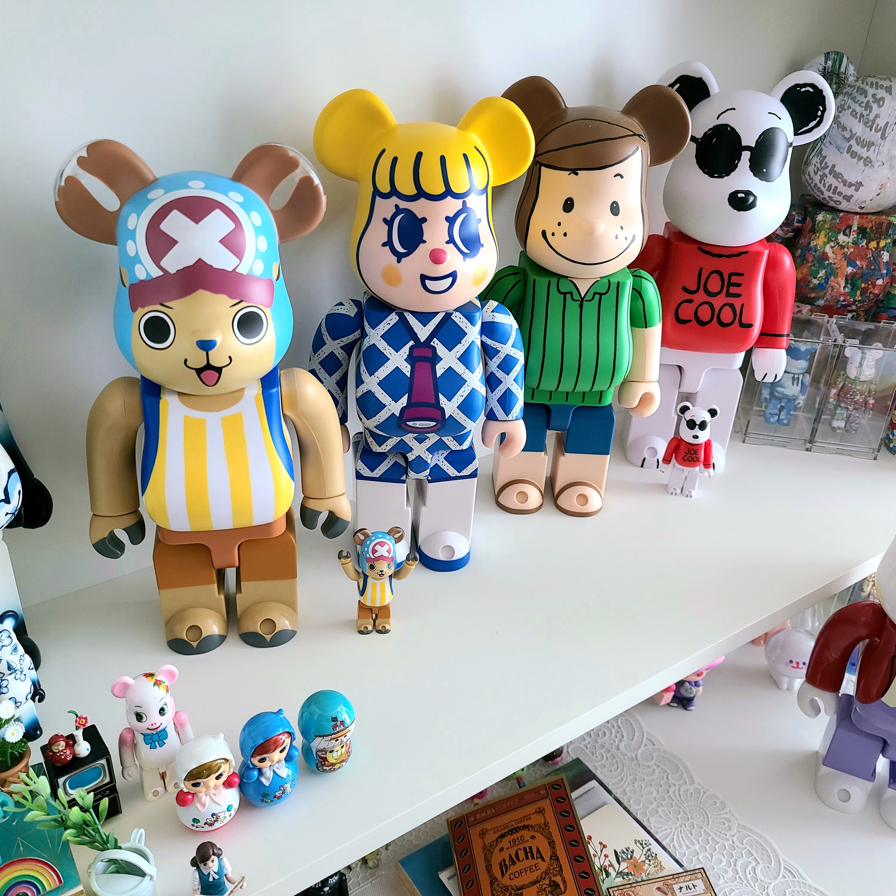 Bearbrick Peanuts Peppermint Patty 400%, Bearbrick Peanuts Joe Cool 100% & 400% Set 착용 스타일