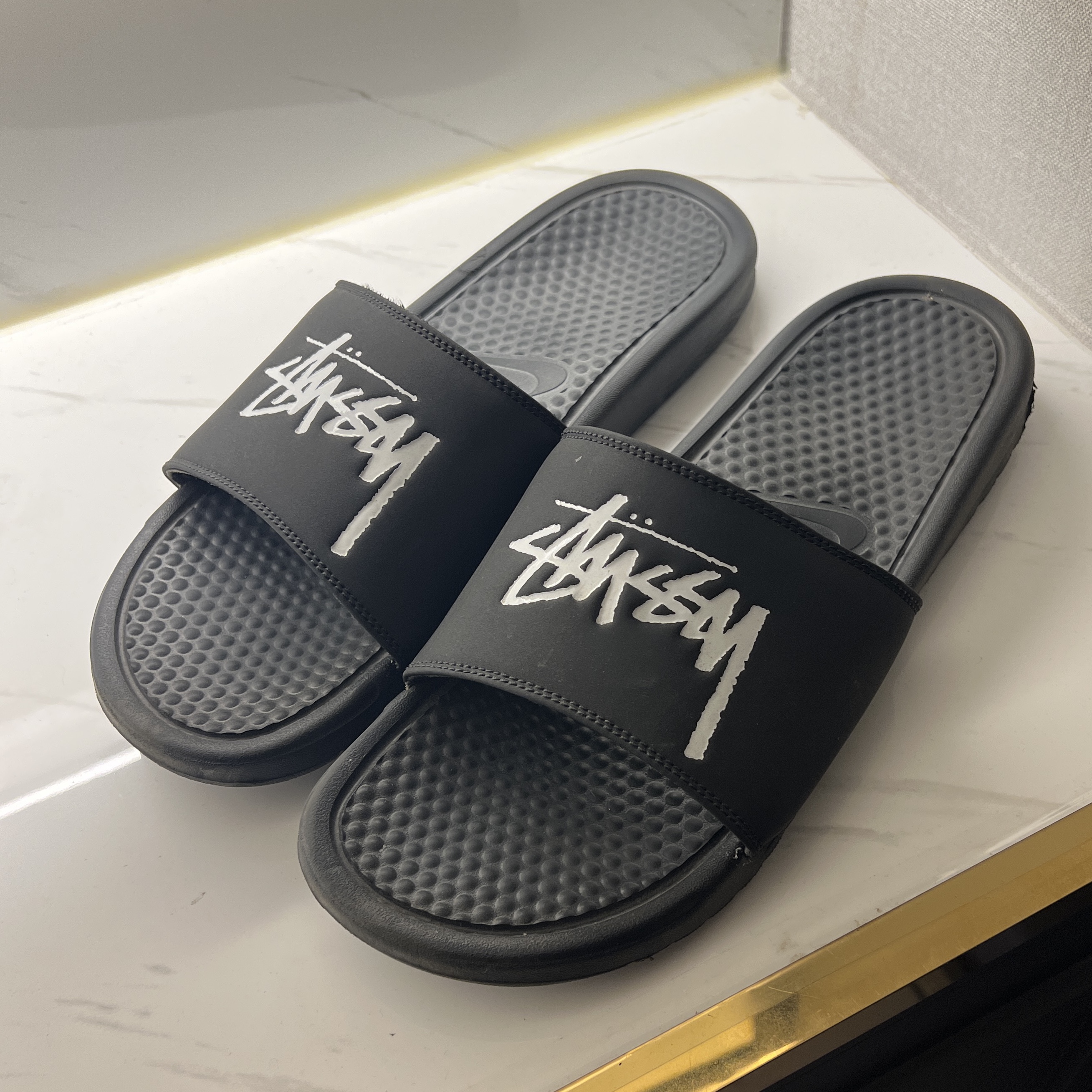 Nike x Stussy Benassi Slide Off Noir 착용 스타일