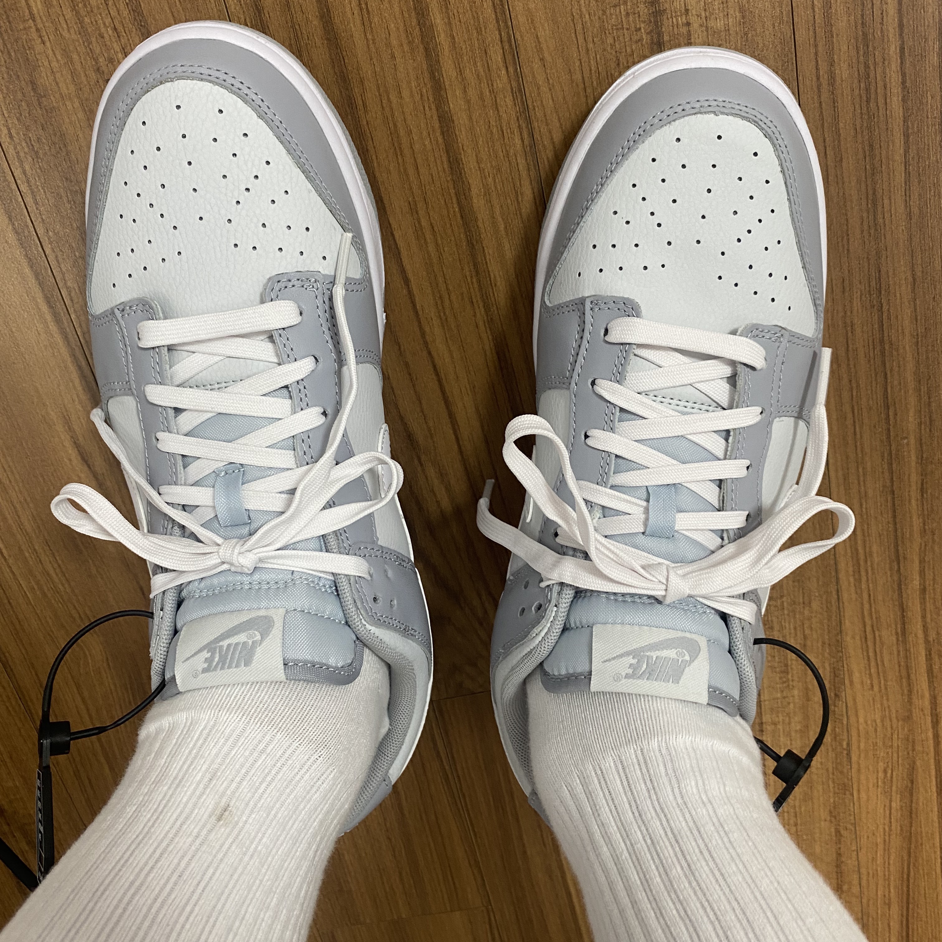 Nike Dunk Low Retro Wolf Grey 착용 스타일 - 3