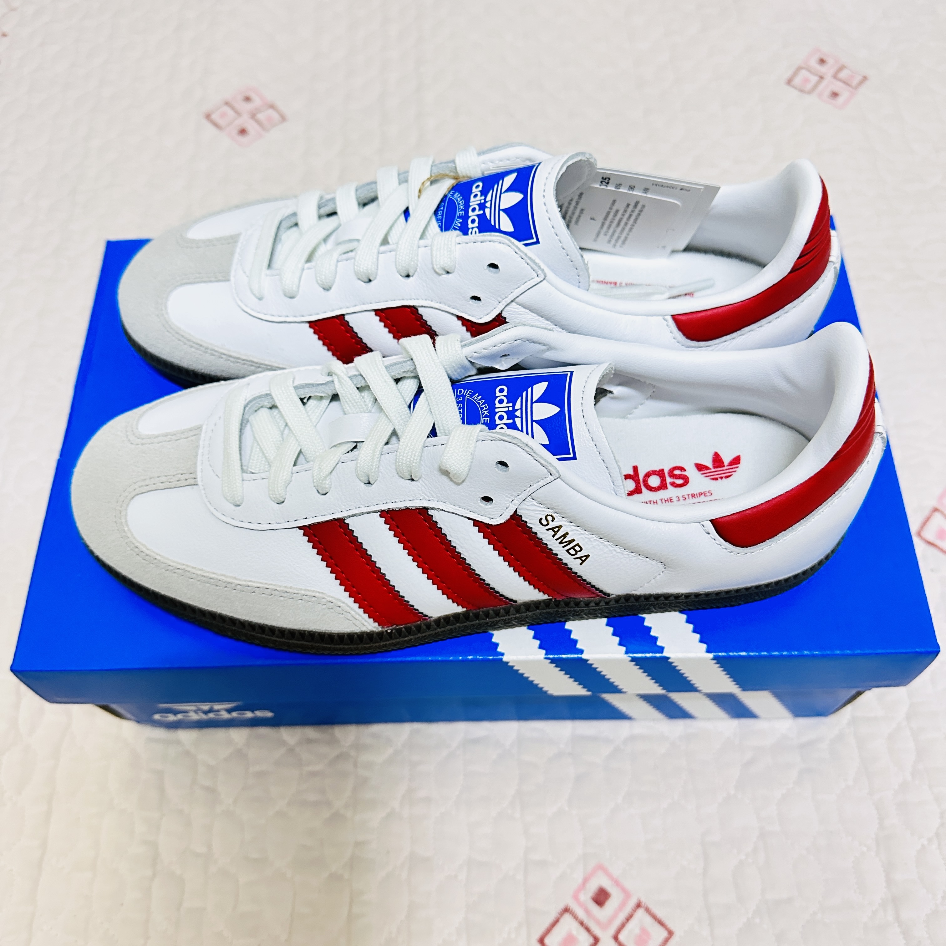 Adidas Samba OG White Better Scarlet 착용 스타일 - 2
