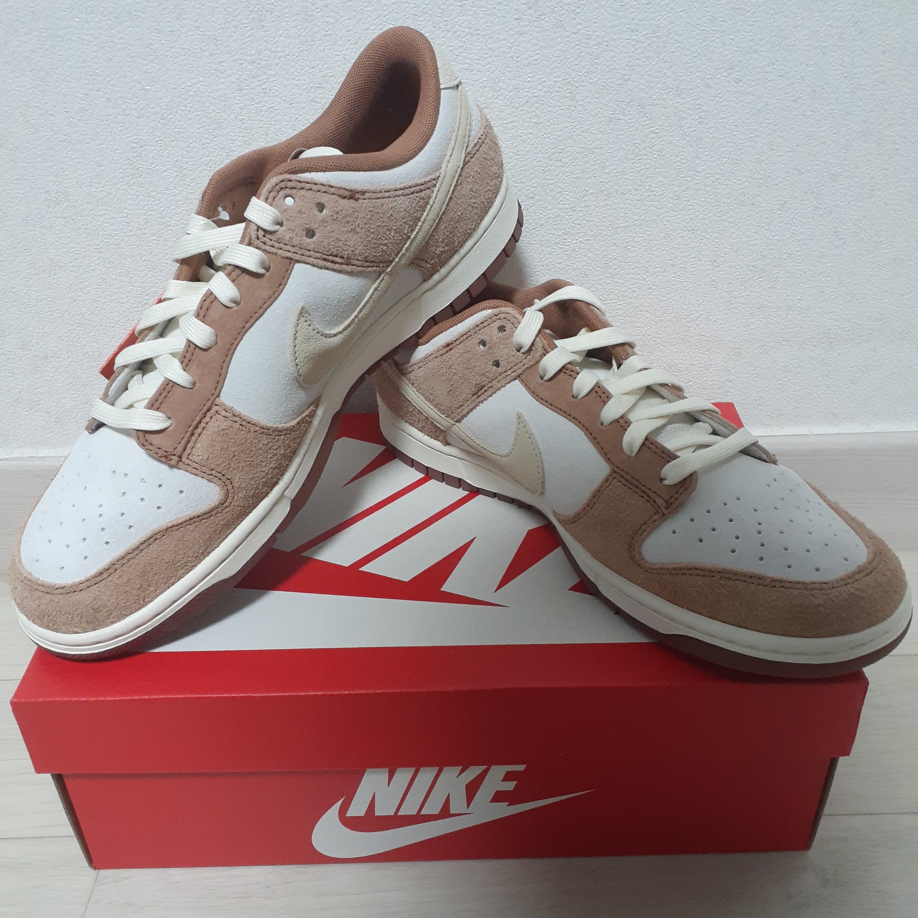 Nike Dunk Low Pro Premium Medium Curry 착용 스타일