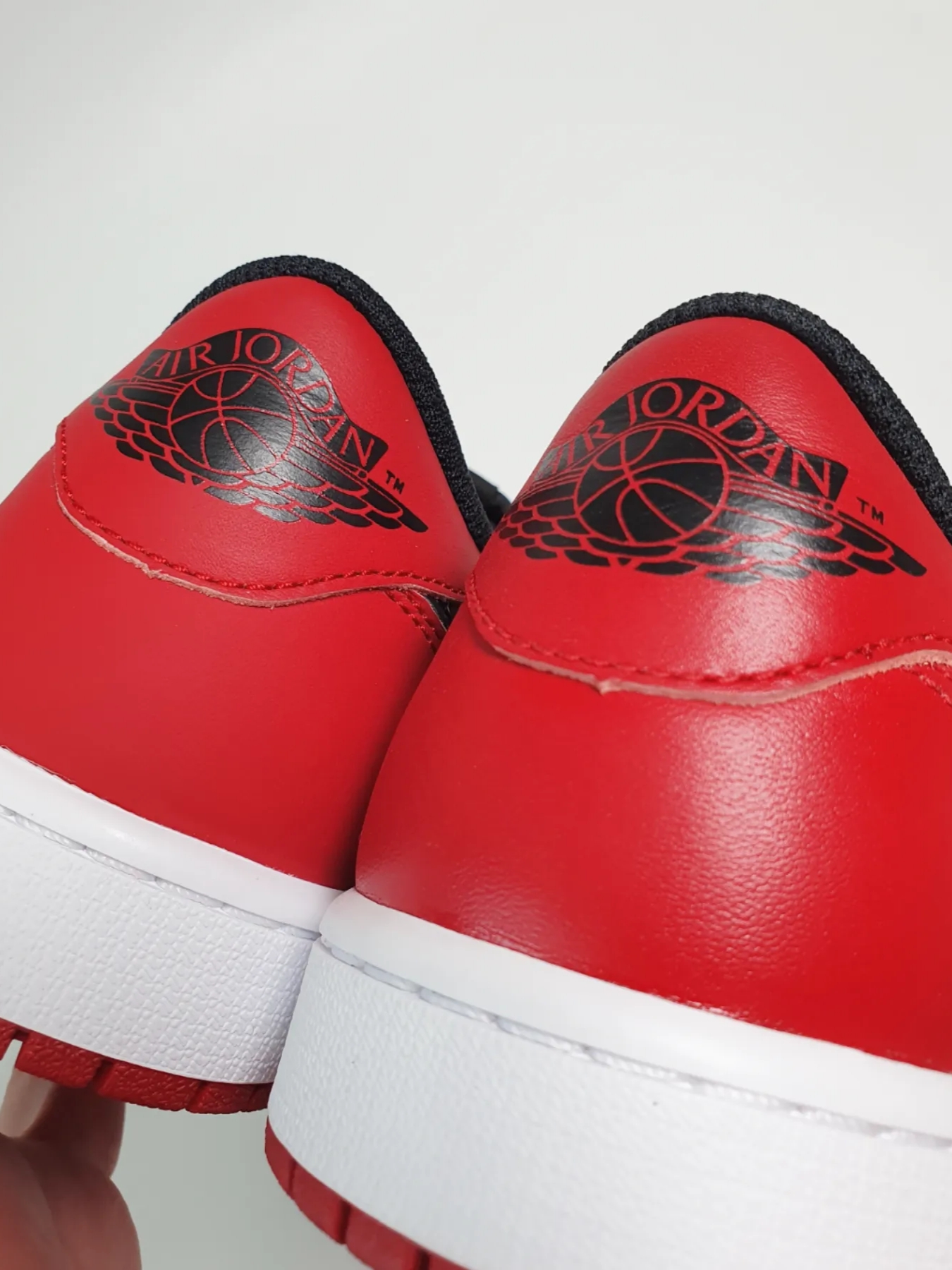 Jordan 1 Retro Low OG Black Toe 착용 스타일 - 3