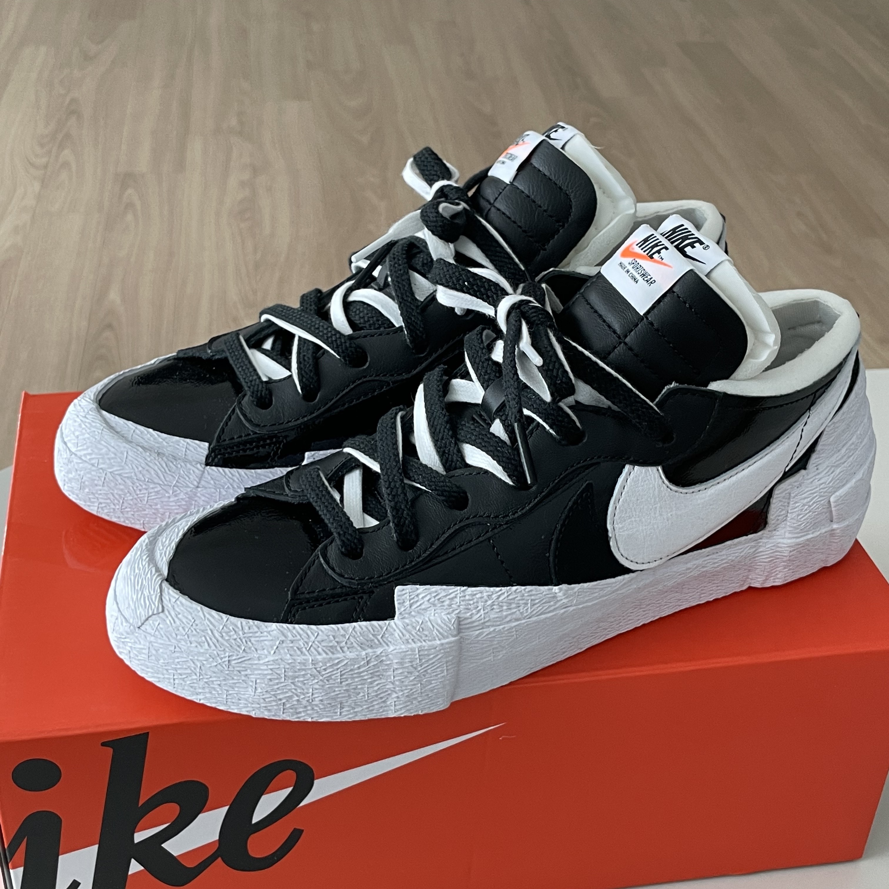 Nike x Sacai Blazer Low Black Patent Leather 착용 스타일
