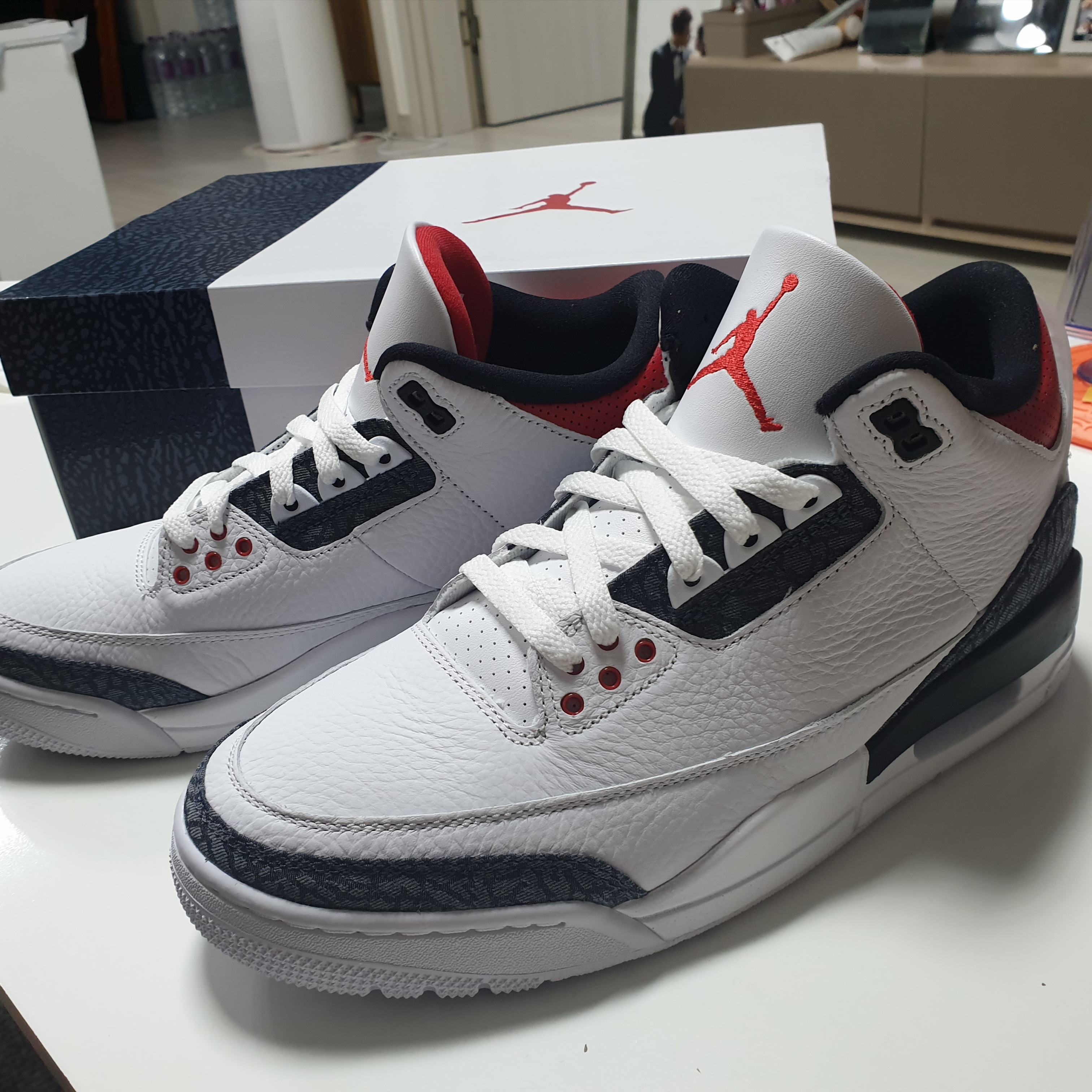 Jordan 3 Retro SE Denim Fire Red 착용 스타일