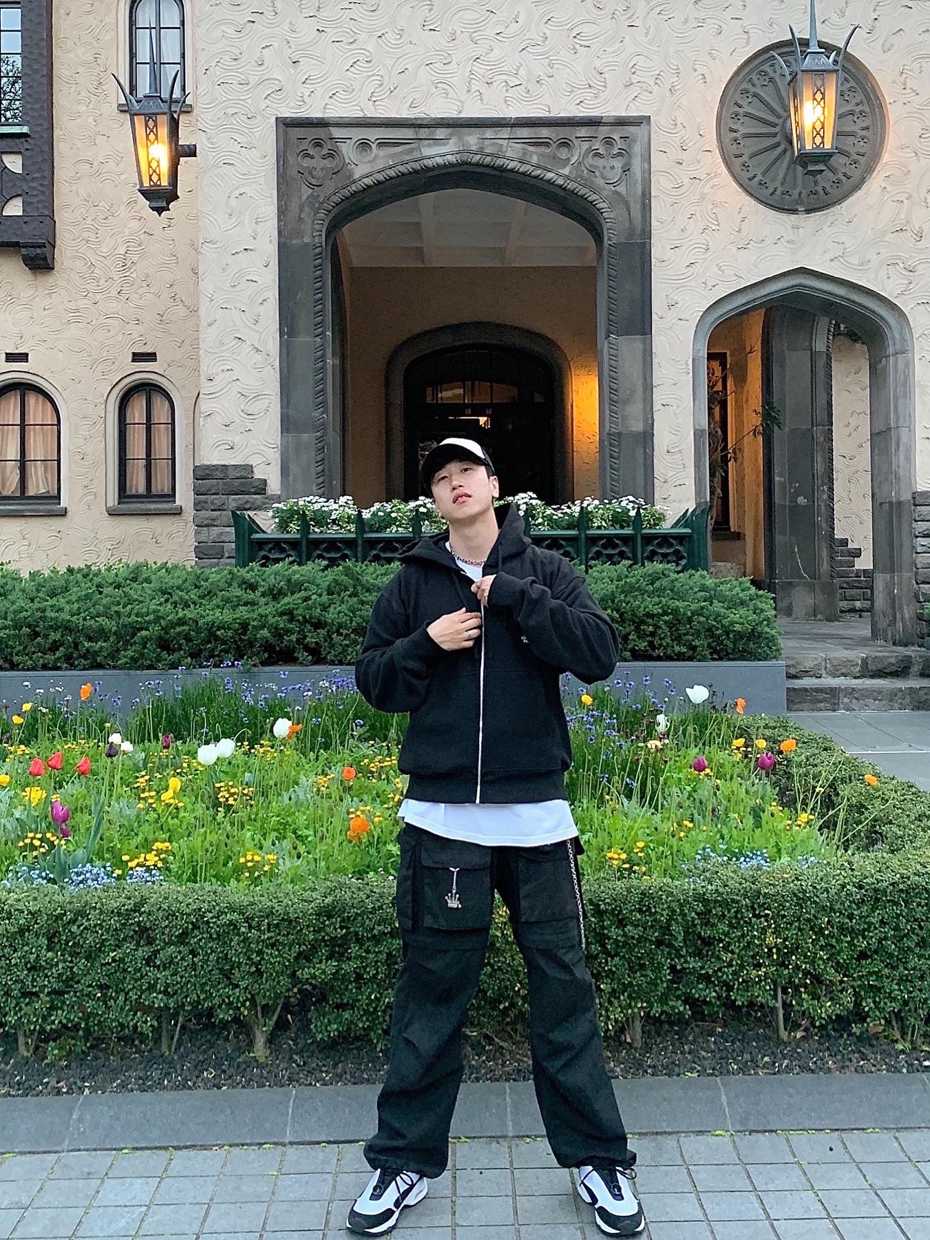 Project G/R Convertible Tactical Pants Black, Stussy Metal Bent Crown Keychain Silver 착용 스타일 - 1