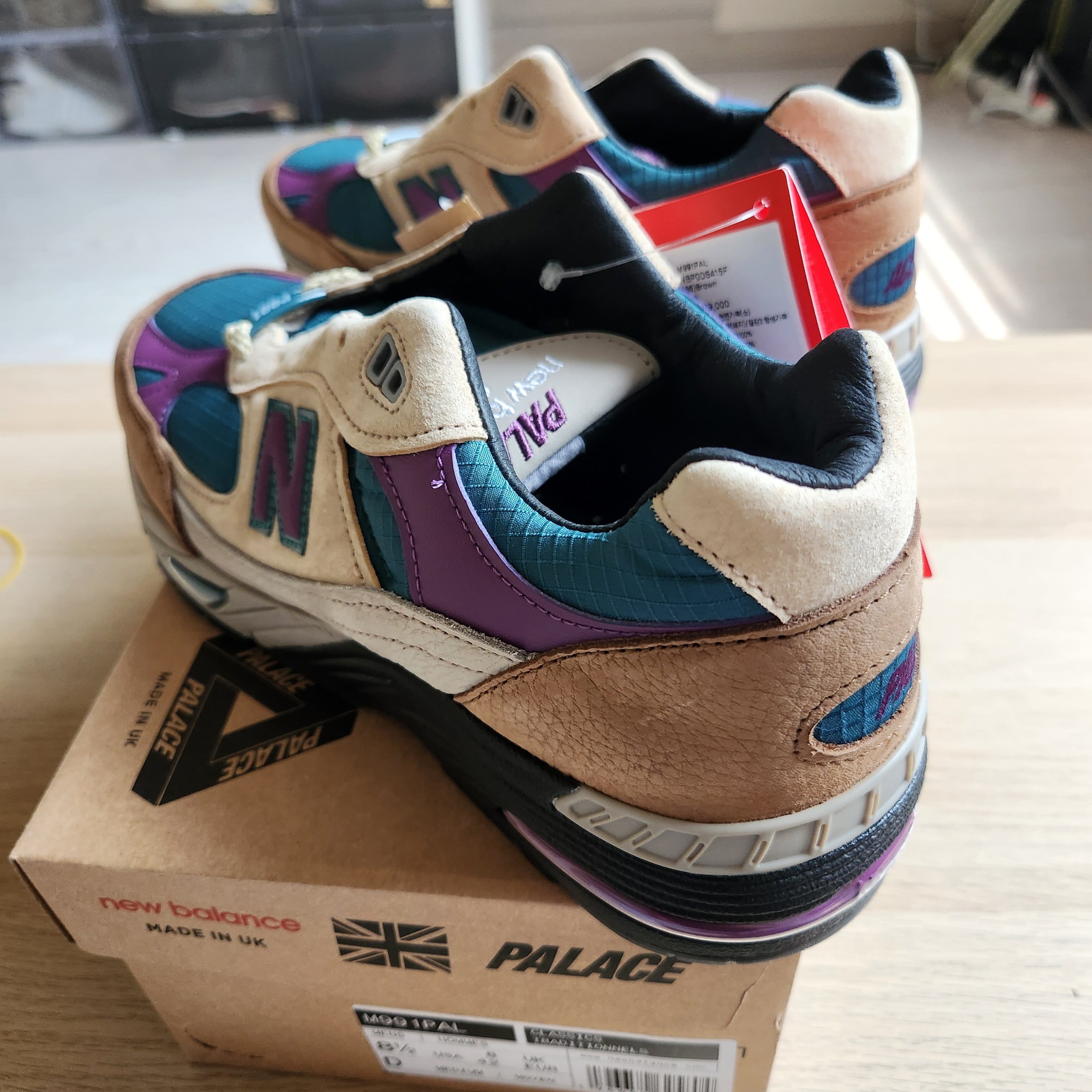 New Balance x Palace 991 Made in UK Teal Brown 착용 스타일 - 3