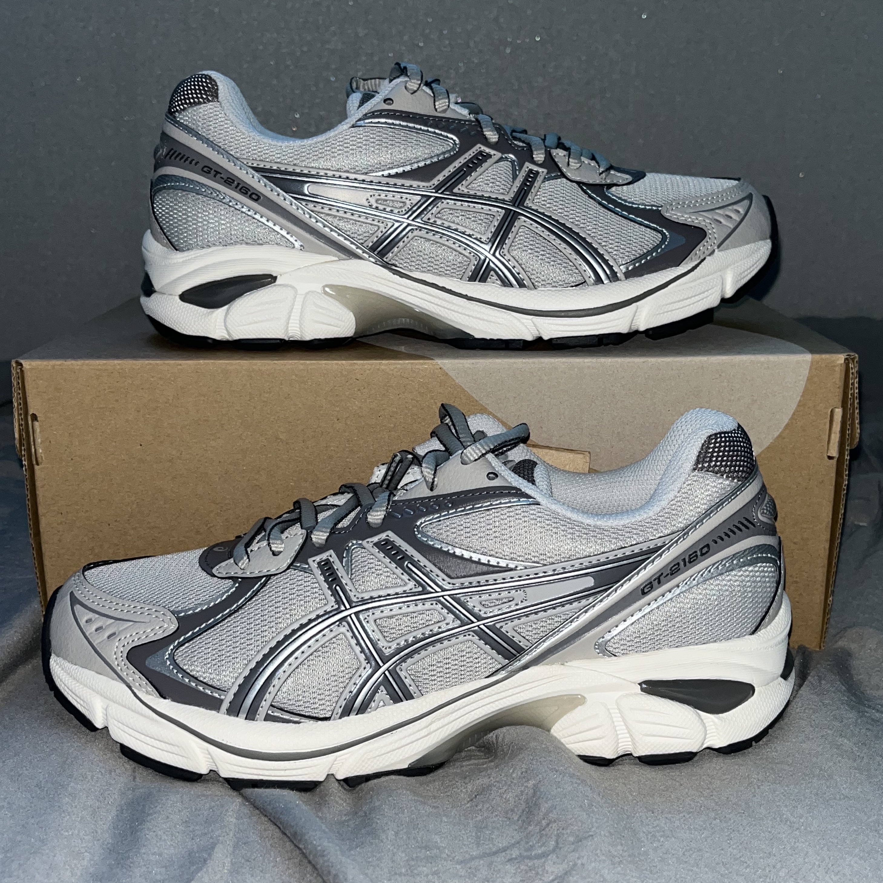 Asics GT-2160 Oyster Grey Carbon 착용 스타일 - 2
