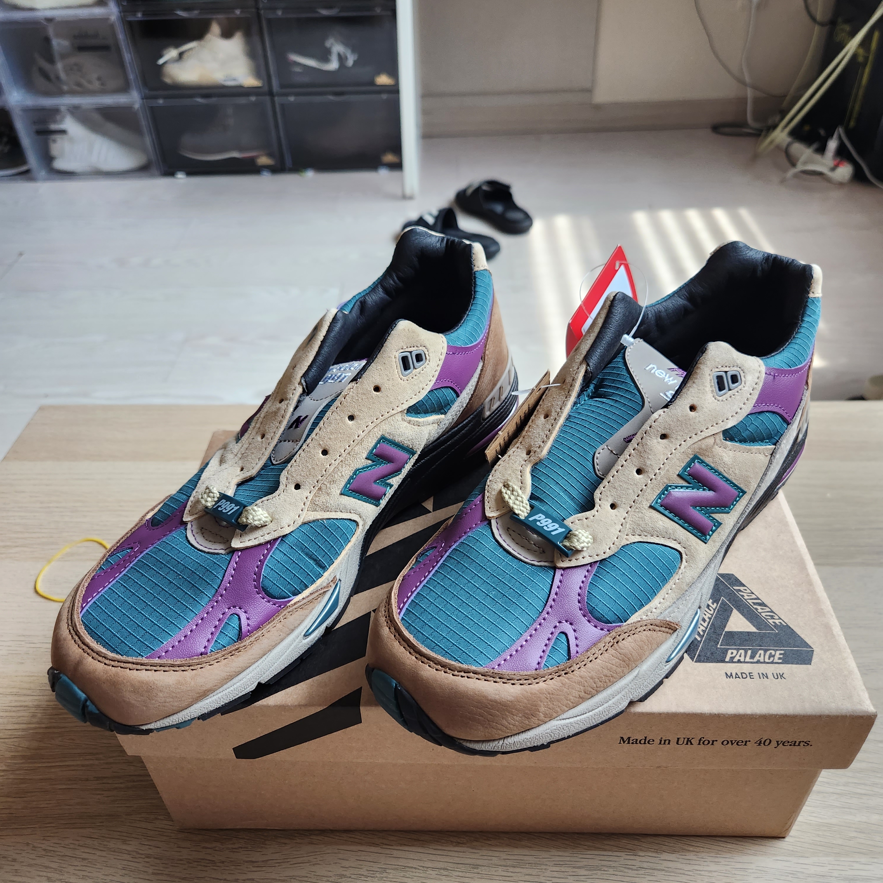 New Balance x Palace 991 Made in UK Teal Brown 착용 스타일 - 1