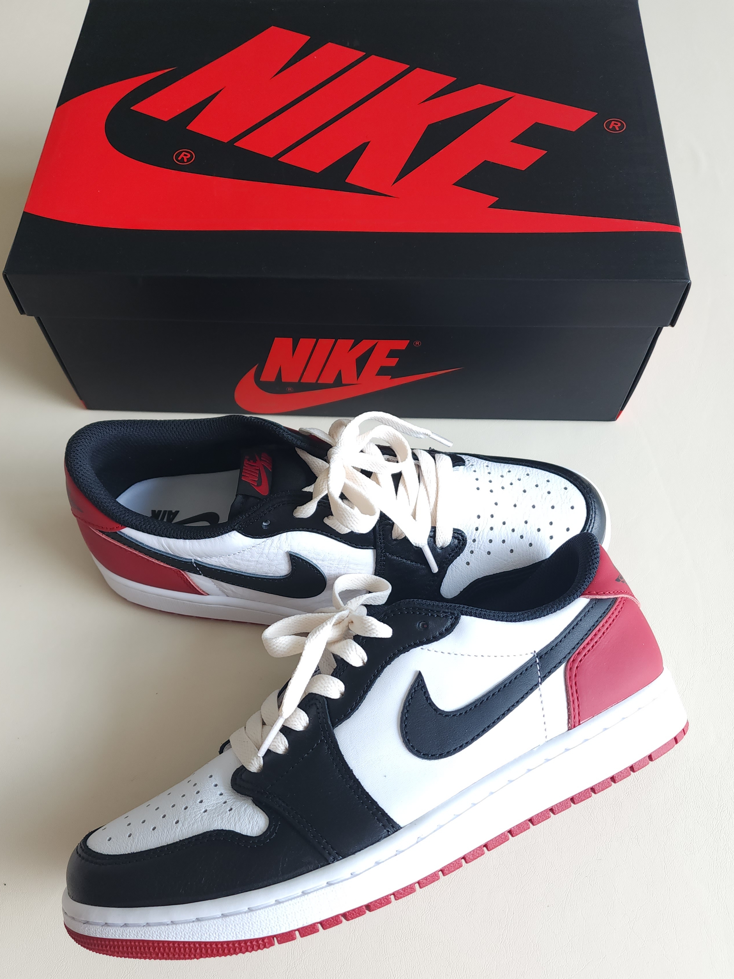 Jordan 1 Retro Low OG Black Toe 착용 스타일 - 4