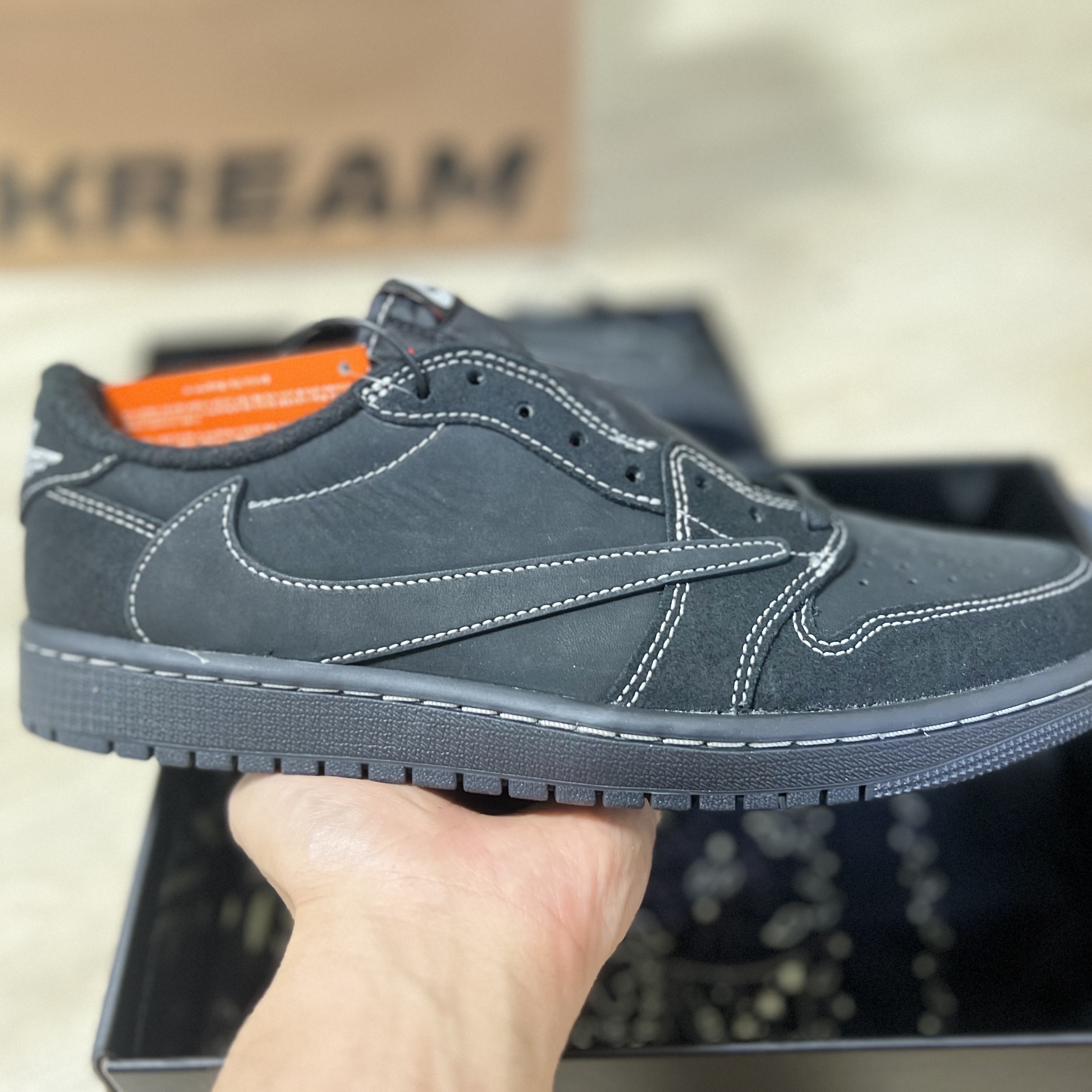 Jordan 1 x Travis Scott Retro Low OG SP Black Phantom 착용 스타일