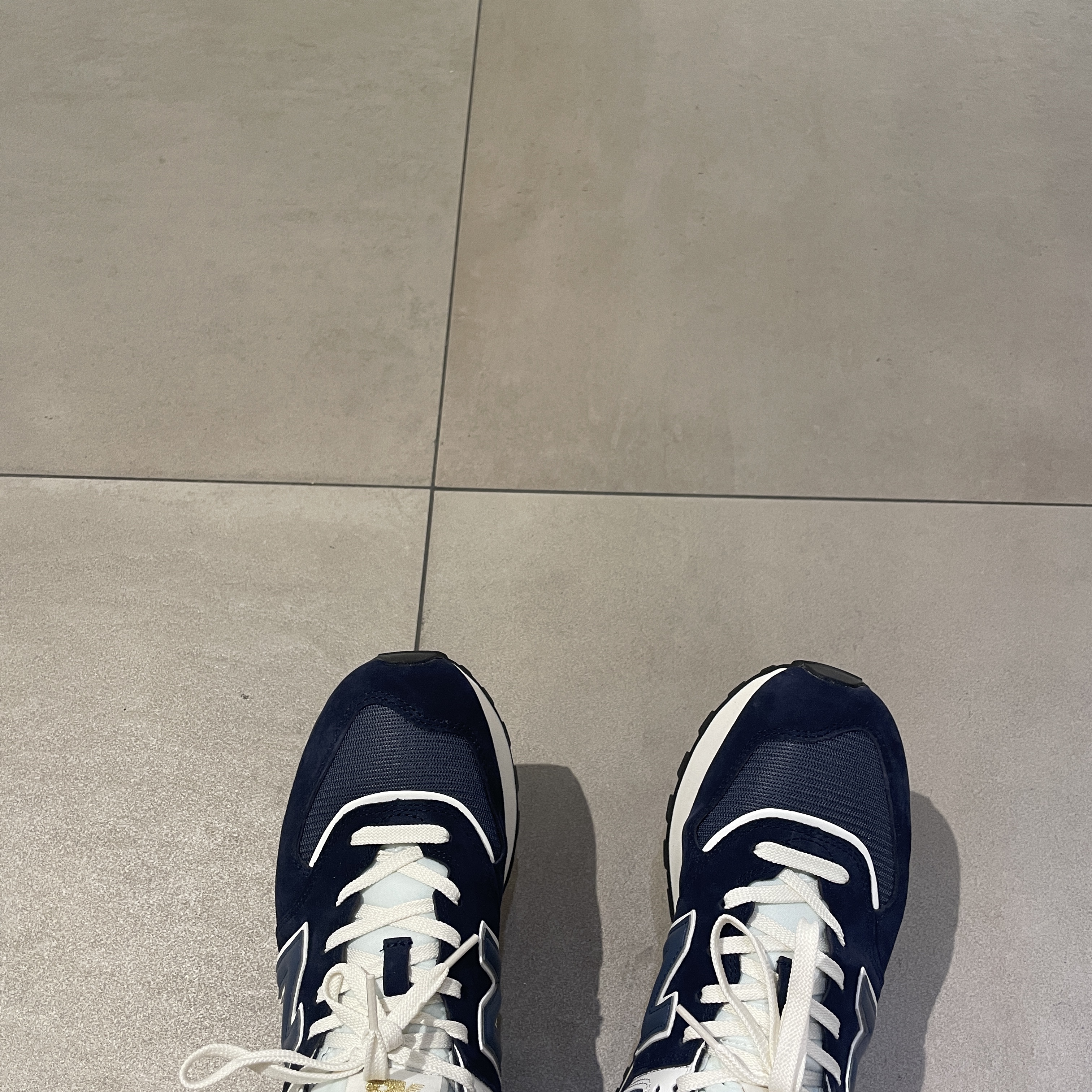 New Balance 574 Legacy Navy 착용 스타일