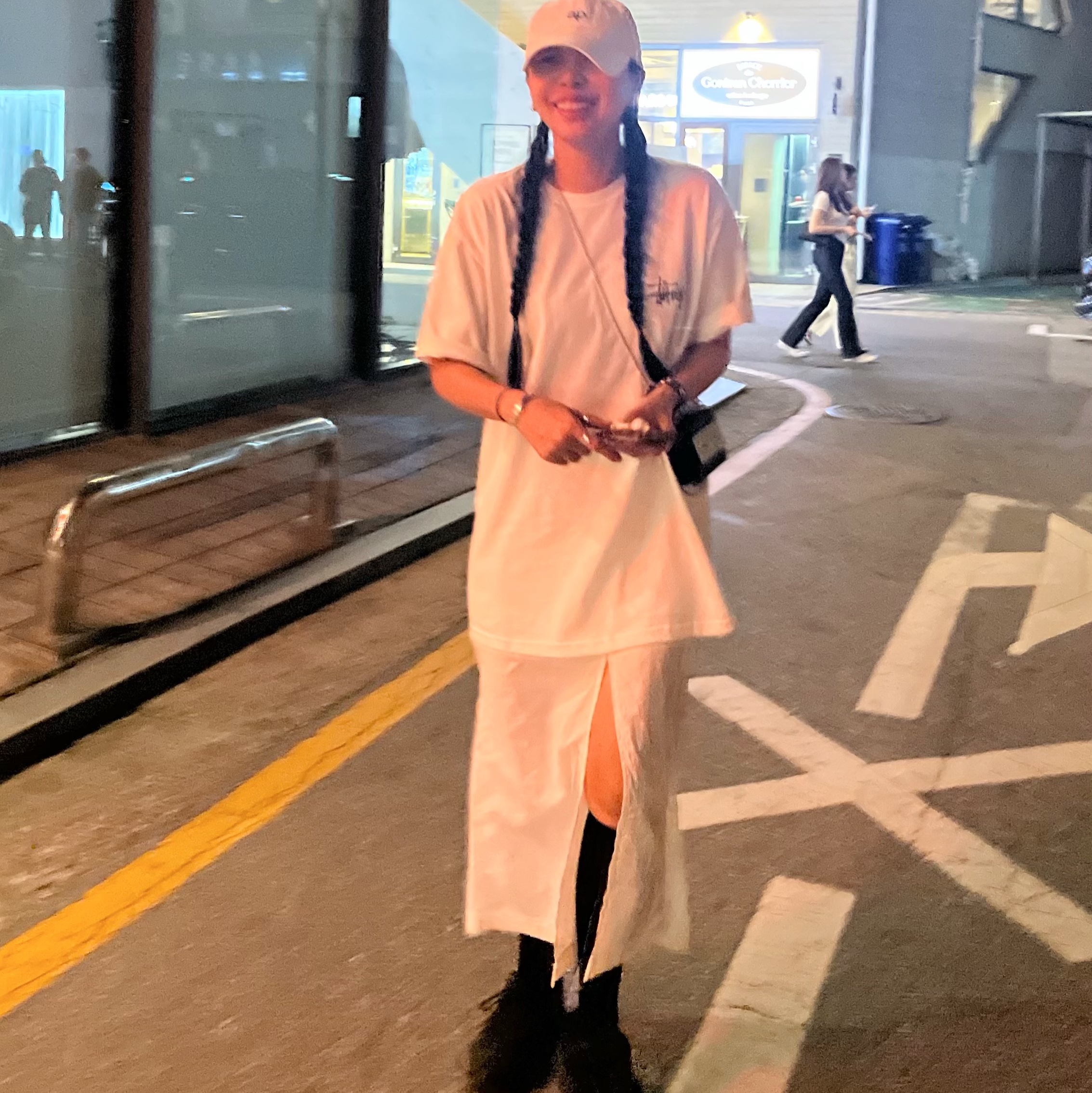 Stussy Melted T-Shirt White, Matin Kim Accordion Mini Bag Black 착용 스타일 - 1