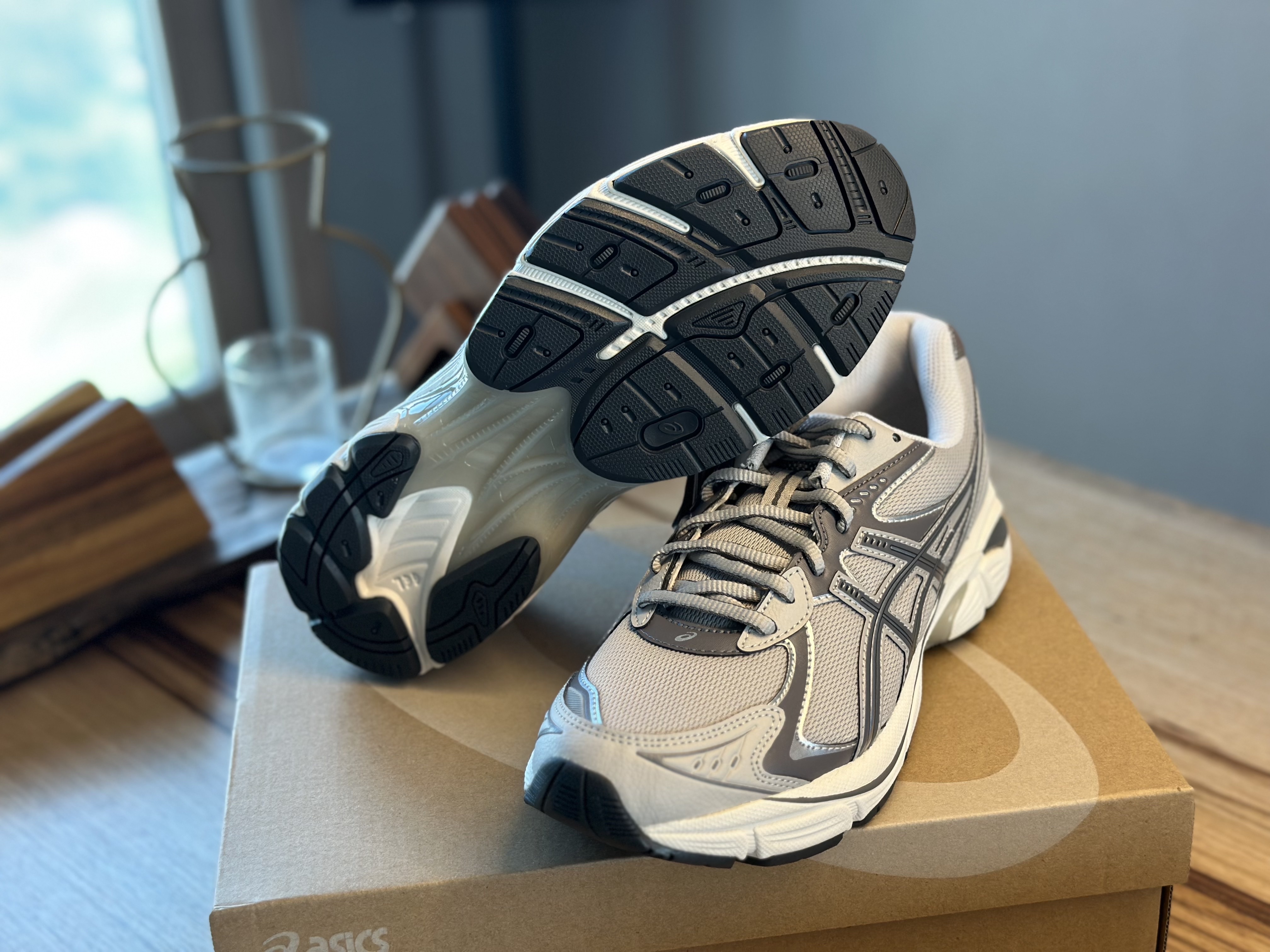 Asics GT-2160 Oyster Grey Carbon 착용 스타일 - 3