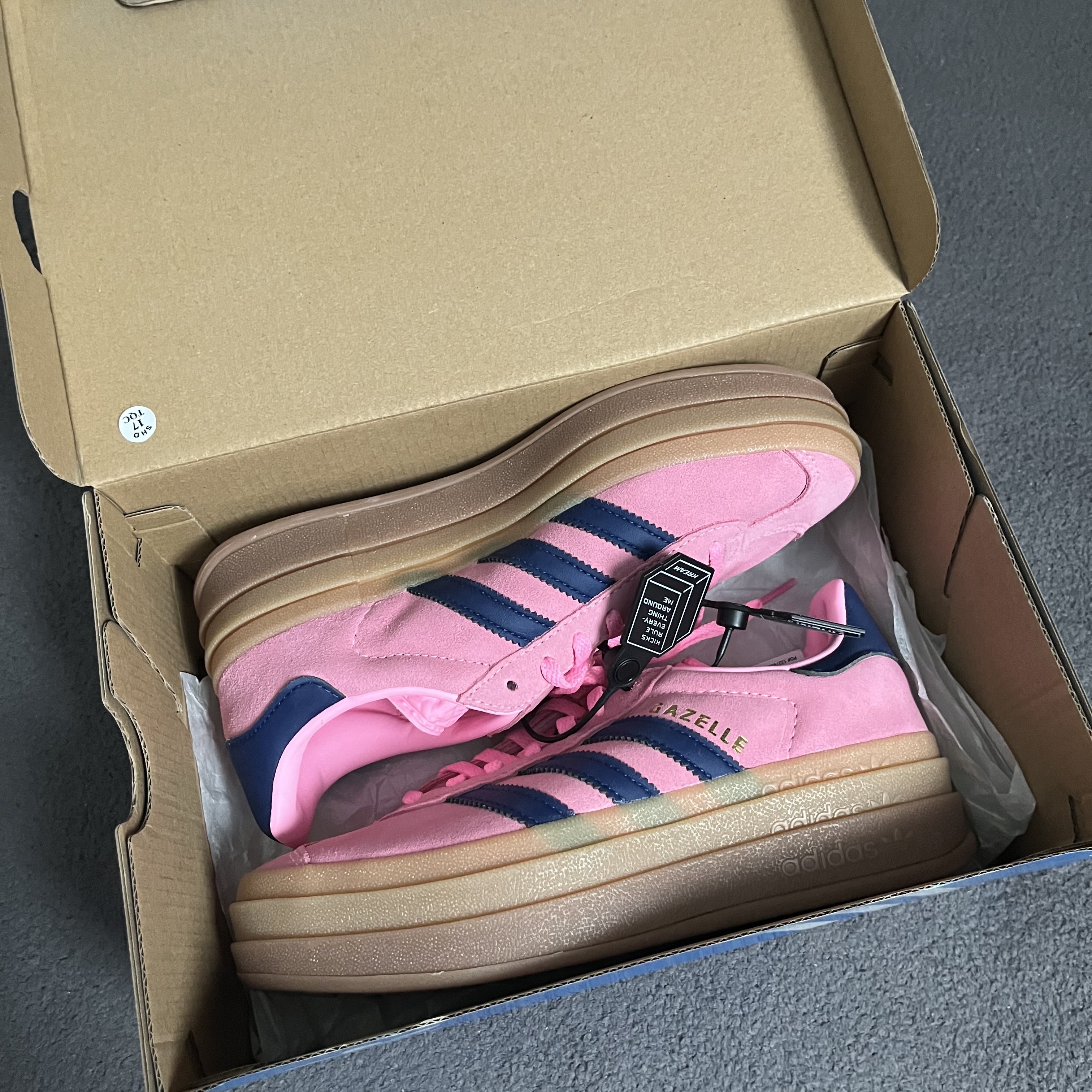 (W) Adidas Gazelle Bold Pink Glow Victory Blue 착용 스타일 - 4