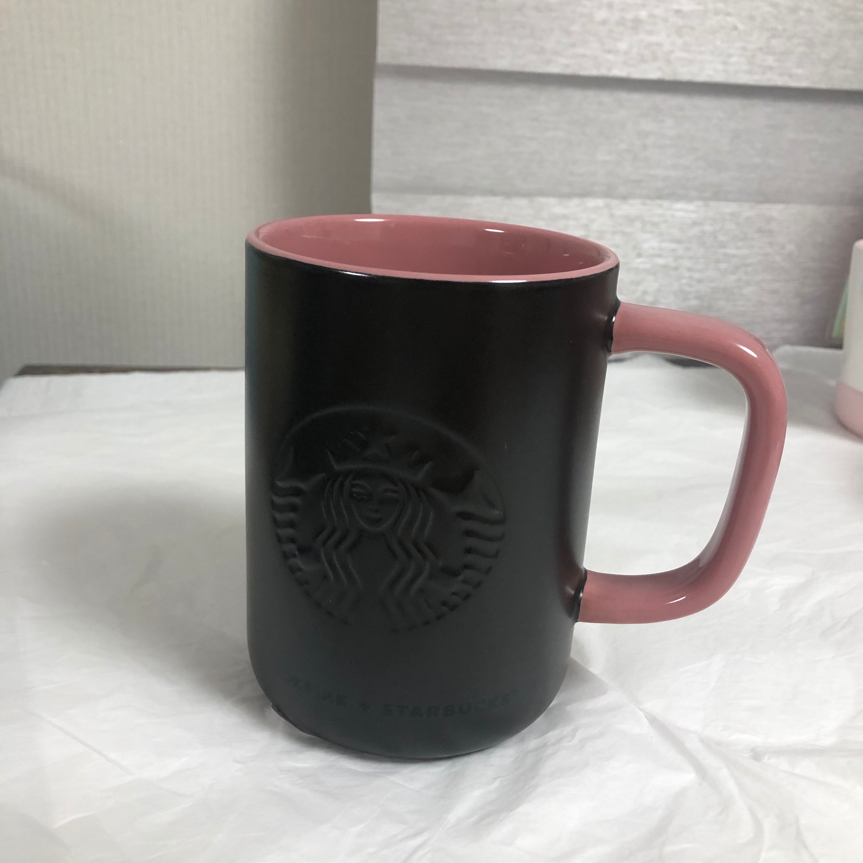 Starbucks x Blackpink Ceramic Mug 473ml 착용 스타일
