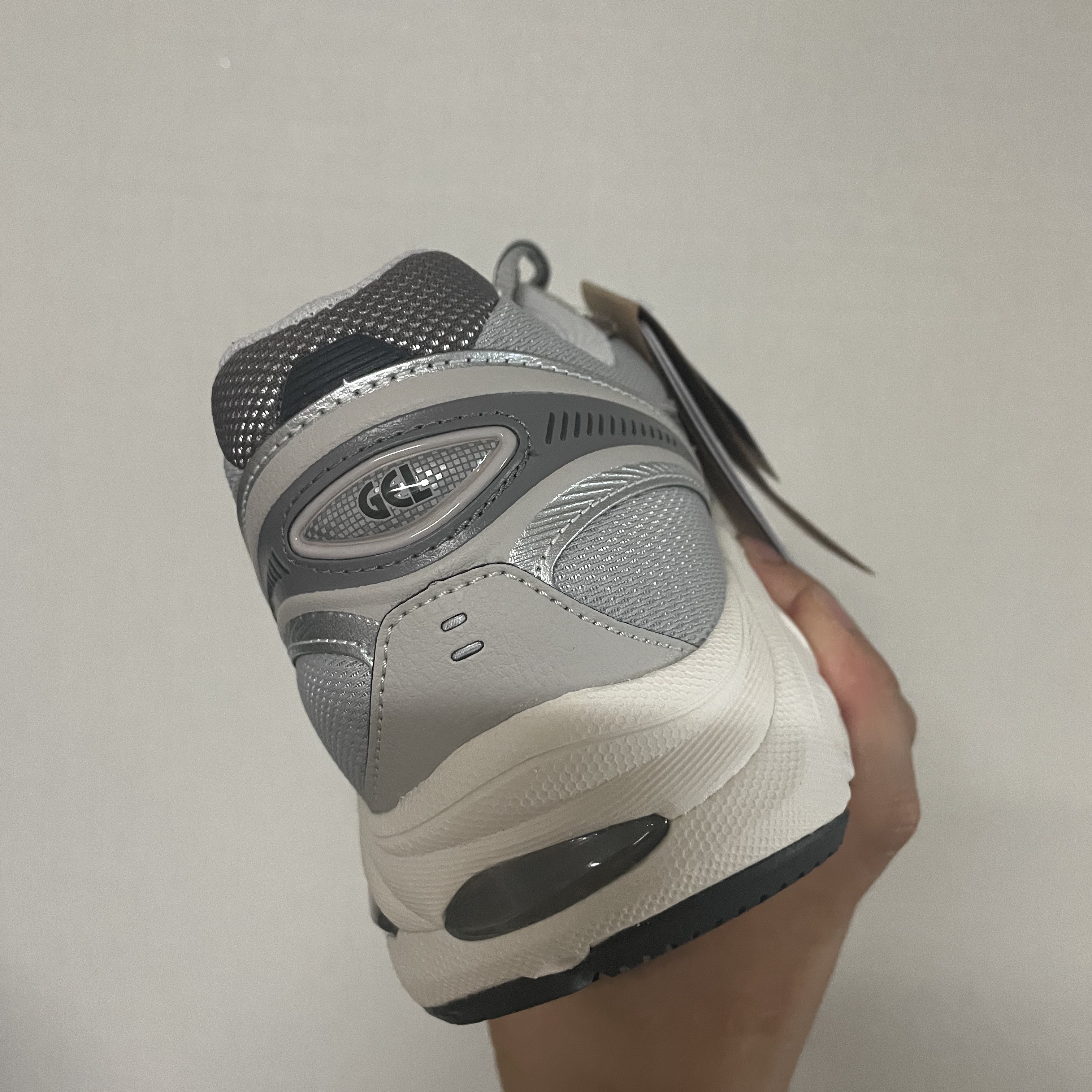 Asics GT-2160 Oyster Grey Carbon 착용 스타일 - 4