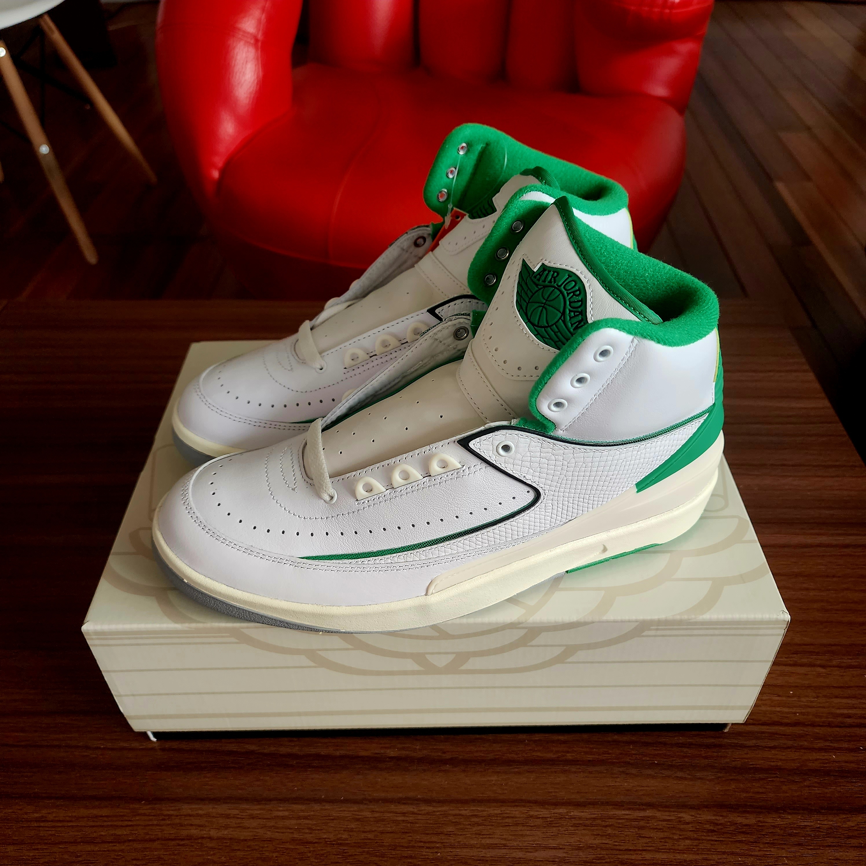 Jordan 2 Retro Lucky Green 착용 스타일