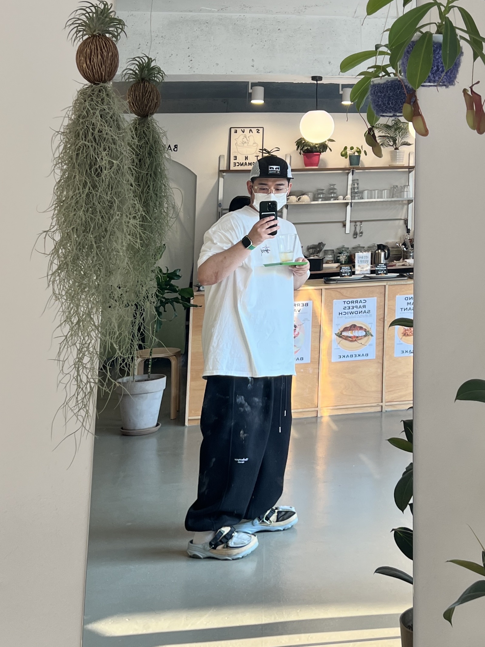 Undermycar Mu.03 Anti Fxxking Logo Play Oversized Sweat Jogger Black, Helinox x Obey Camp Cap Black 착용 스타일