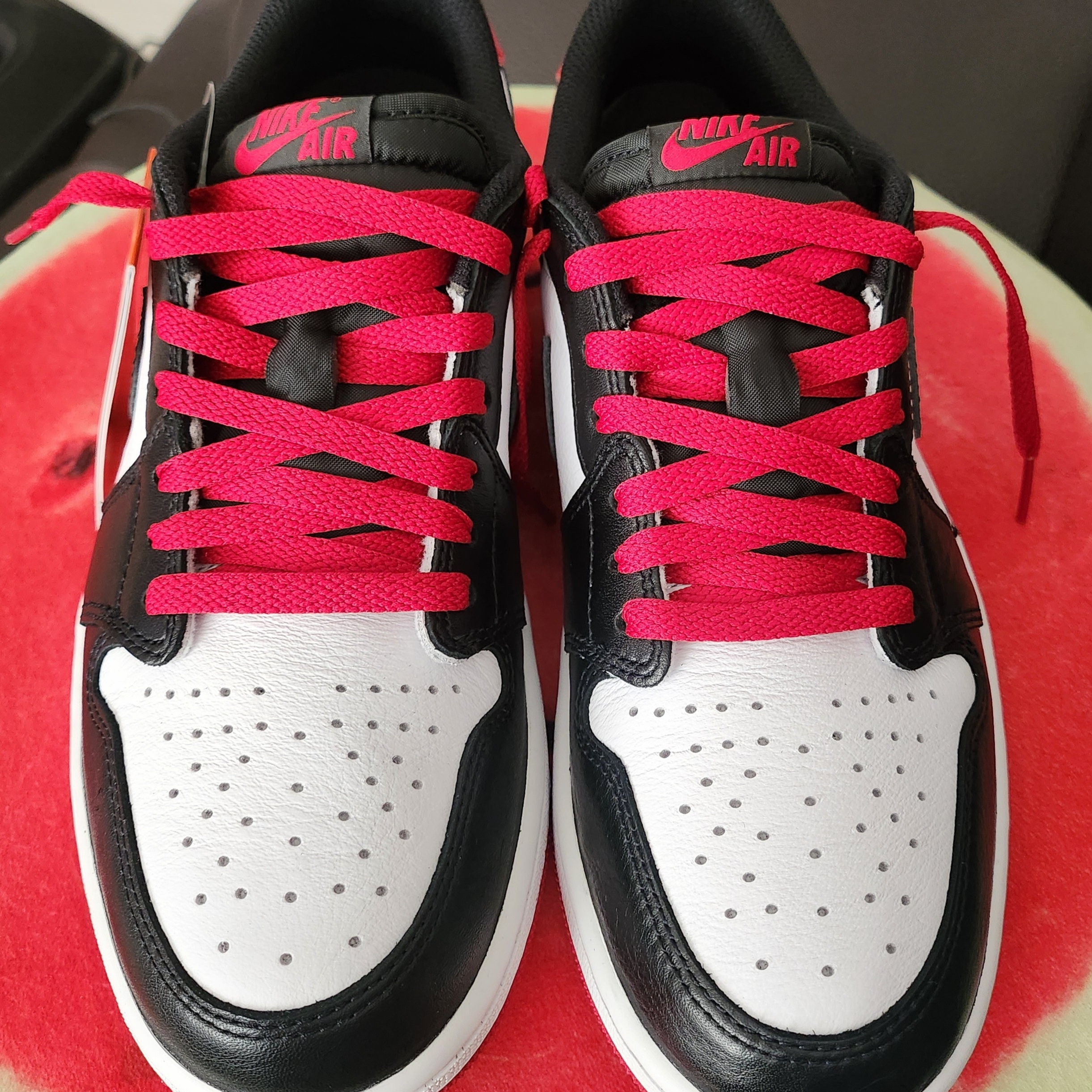 Jordan 1 Retro Low OG Black Toe 착용 스타일 - 5