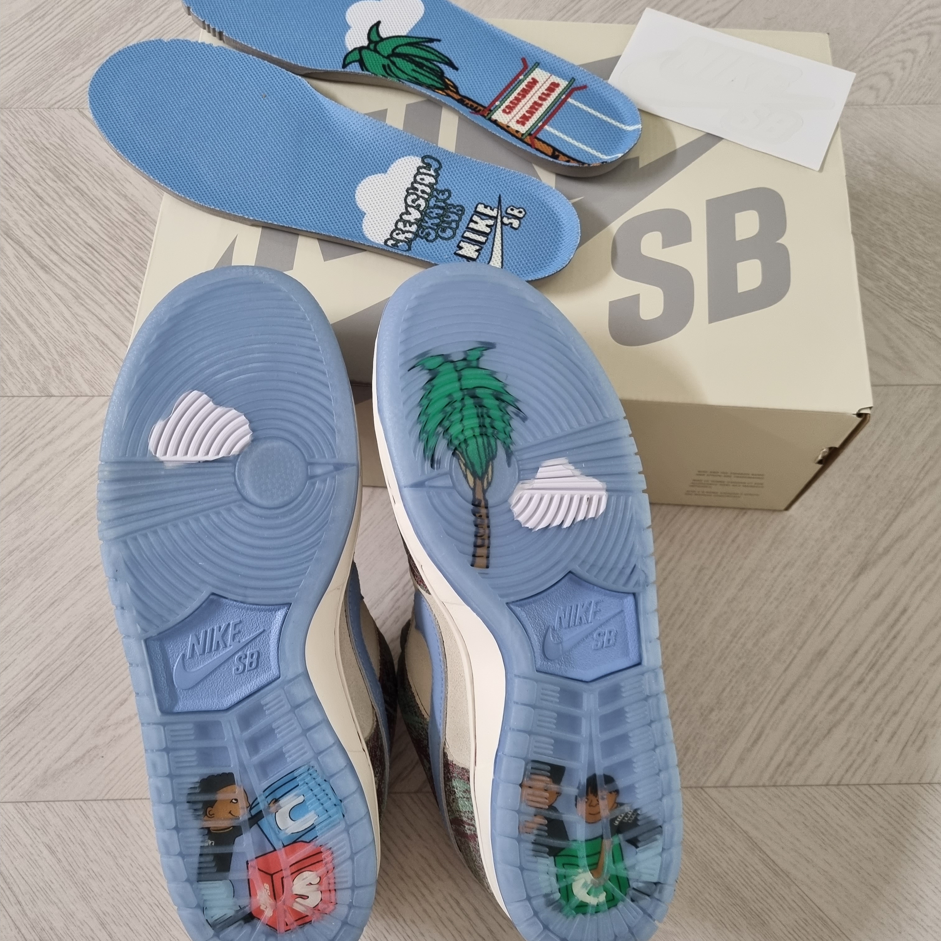 Nike x Crenshaw Skate Club SB Dunk Low Sail Light Blue Cedar 착용 스타일