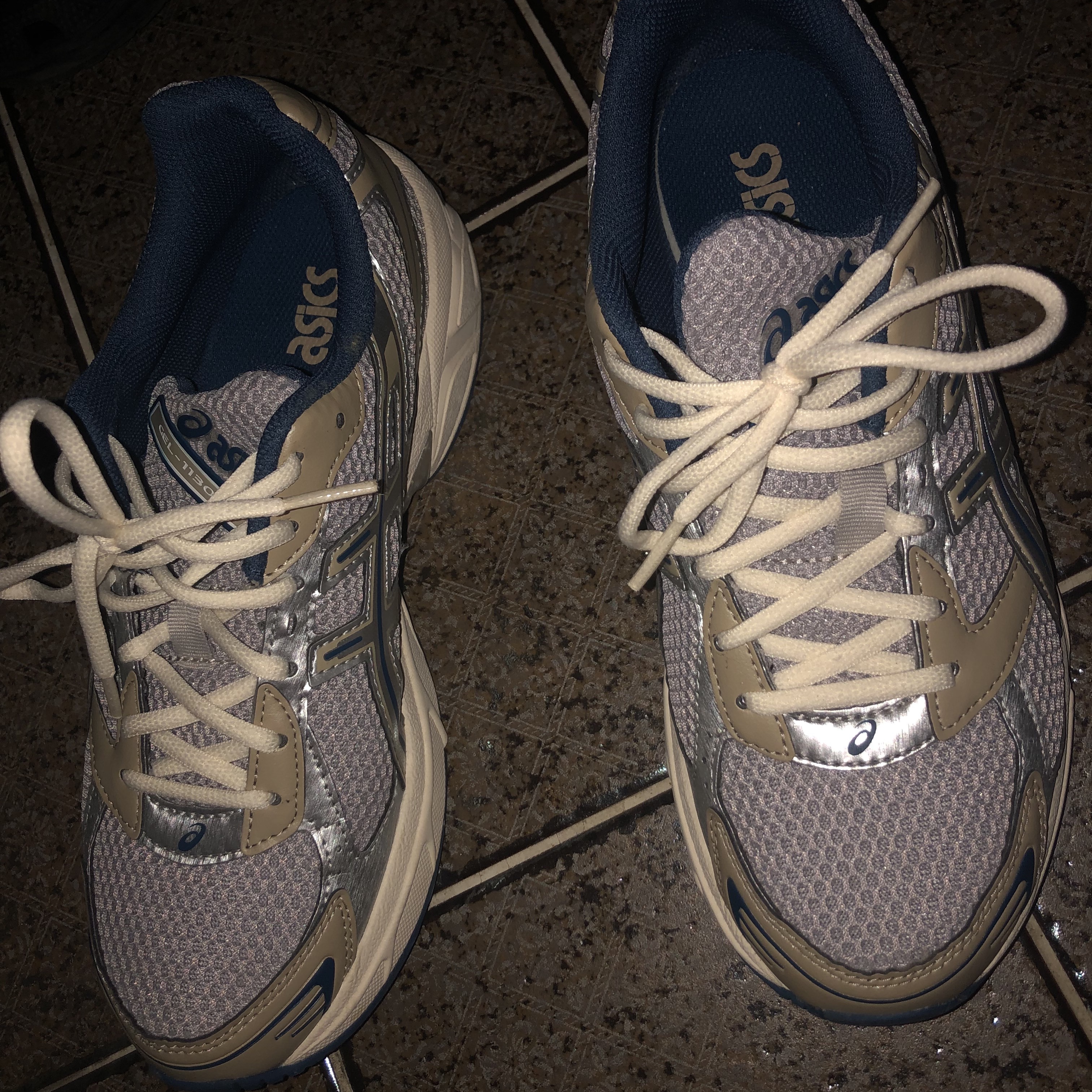 Asics Gel-1130 Oyster Grey Pure Silver 착용 스타일