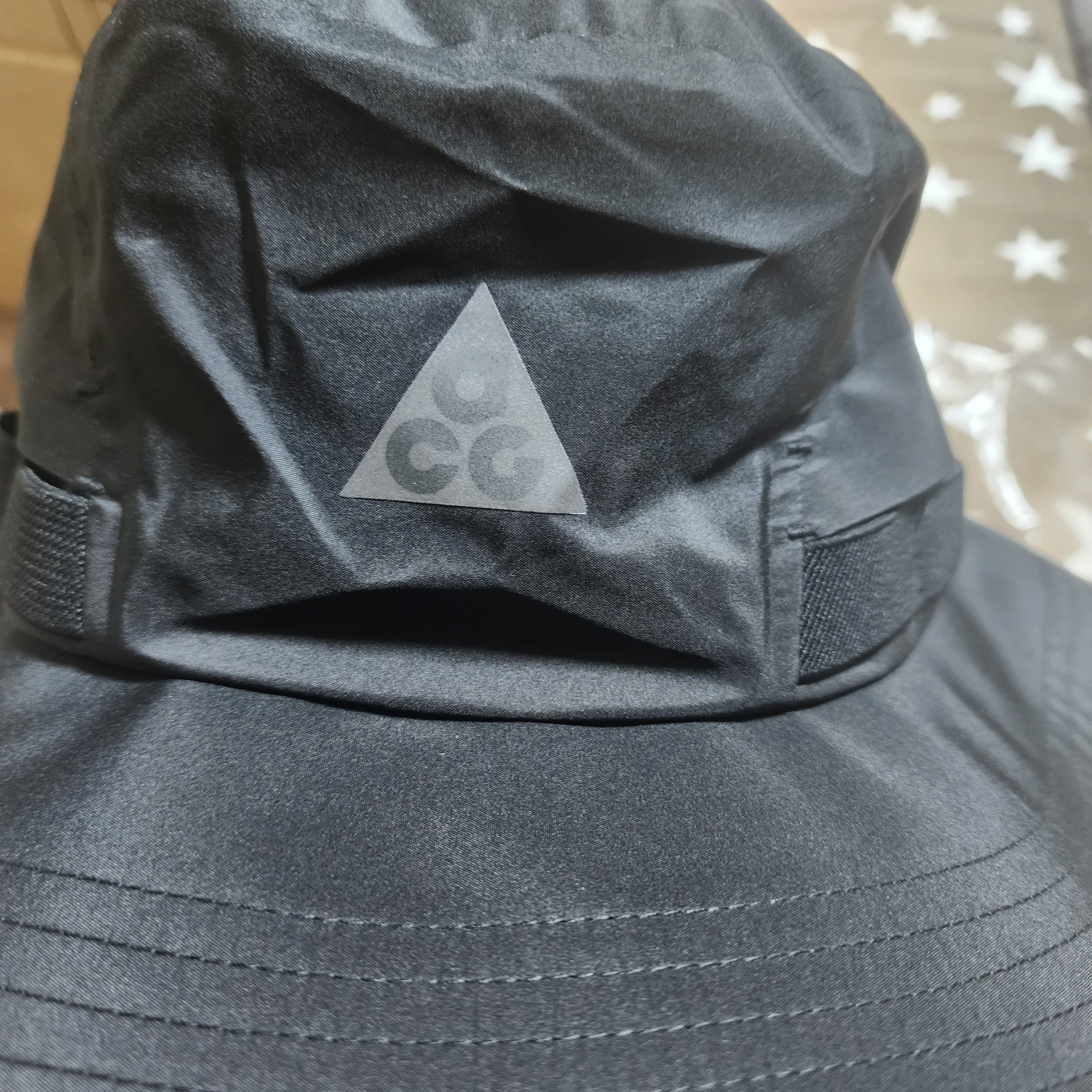Nike ACG Apex Bucket Hat Black 착용 스타일 - 1