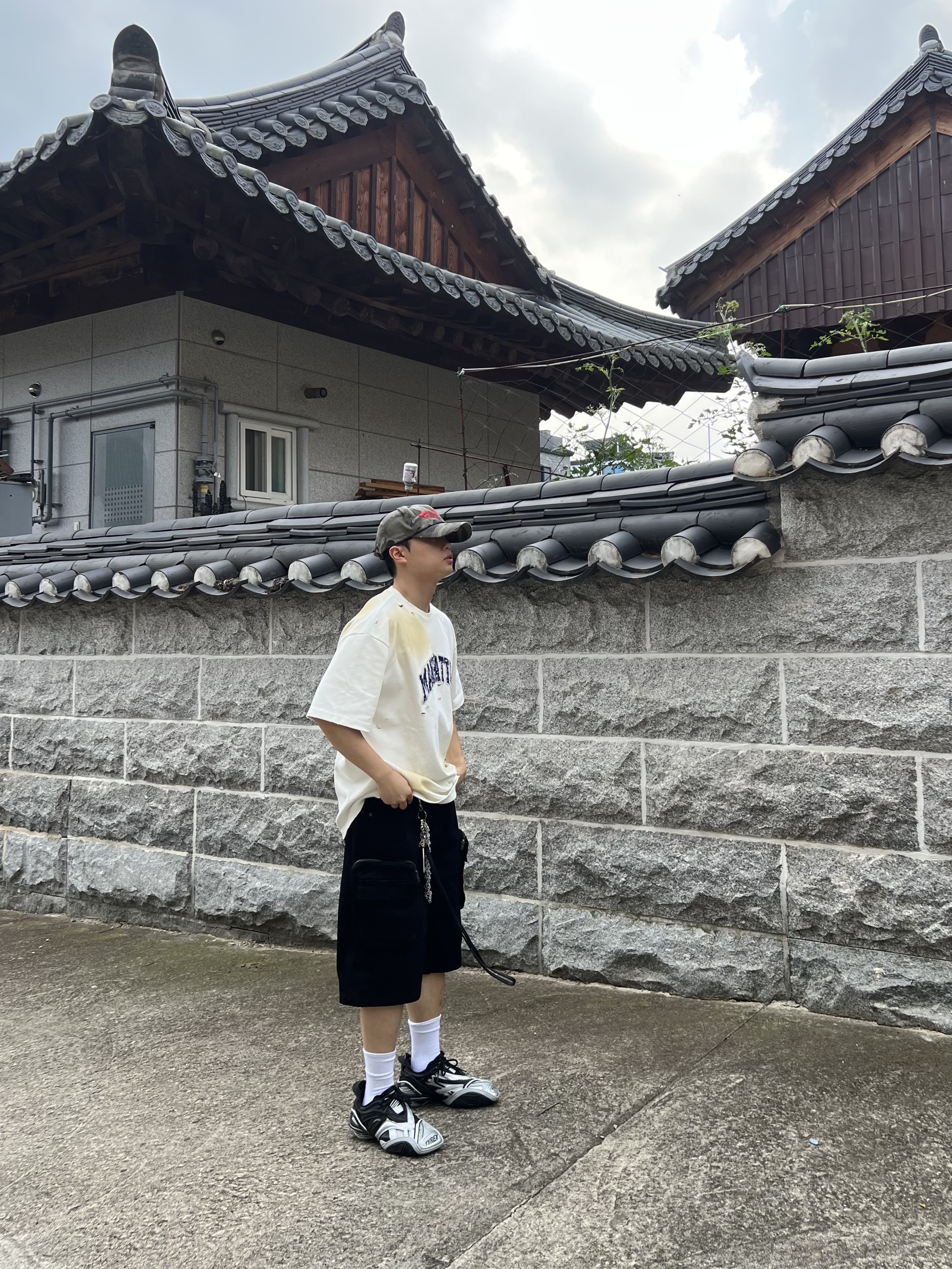 Balenciaga Tyrex Sneakers Black Grey 착용 스타일 - 3