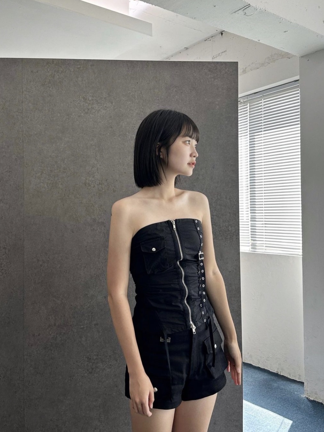 (W) Bohemian Seoul Grunge Biker Bustier Black, (W) Bohemian Seoul Biker Short Pants Black 착용 스타일 - 2