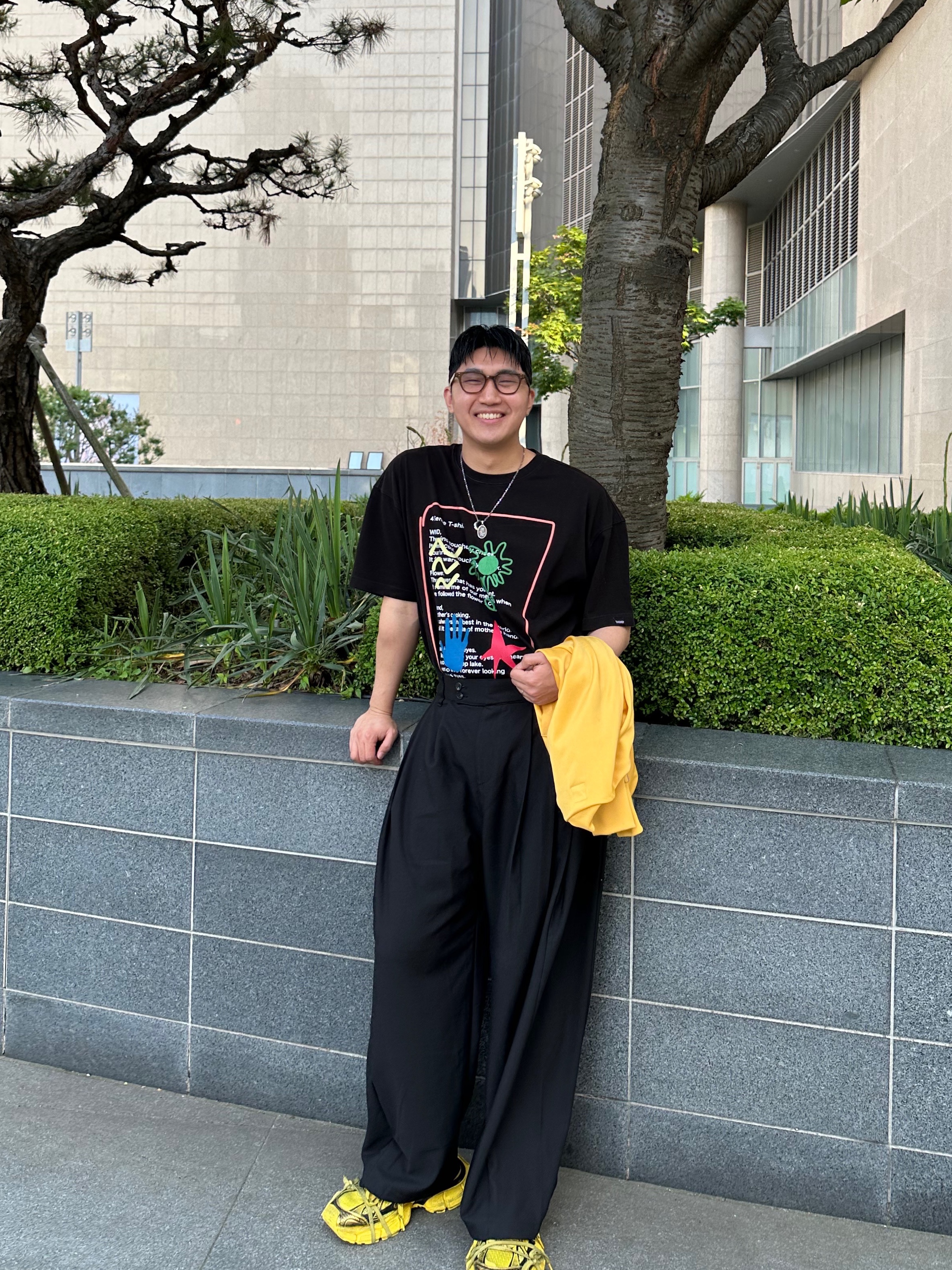 Balenciaga 3XL Sneakers Yellow Black 착용 스타일 - 1