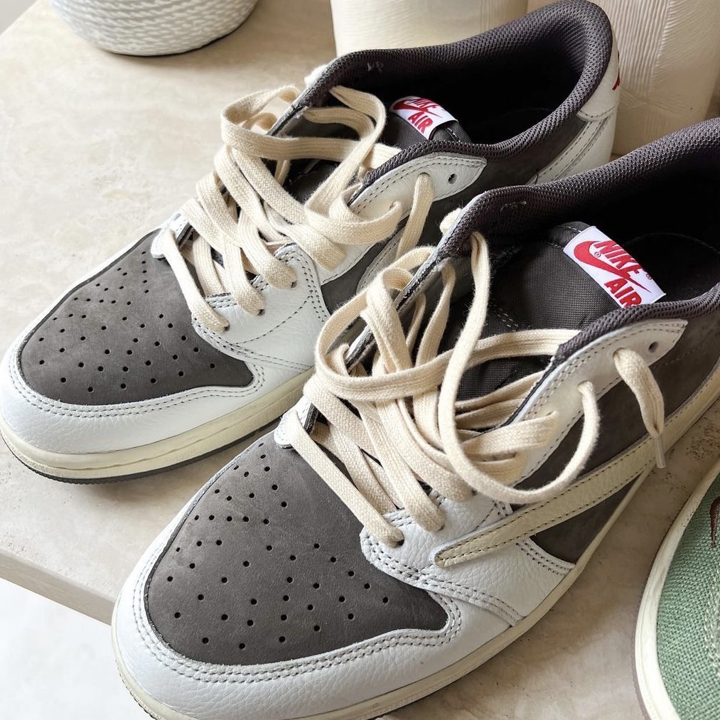(PS) Jordan 1 x Travis Scott Retro Low OG SP Sail and Ridgerock 착용 스타일