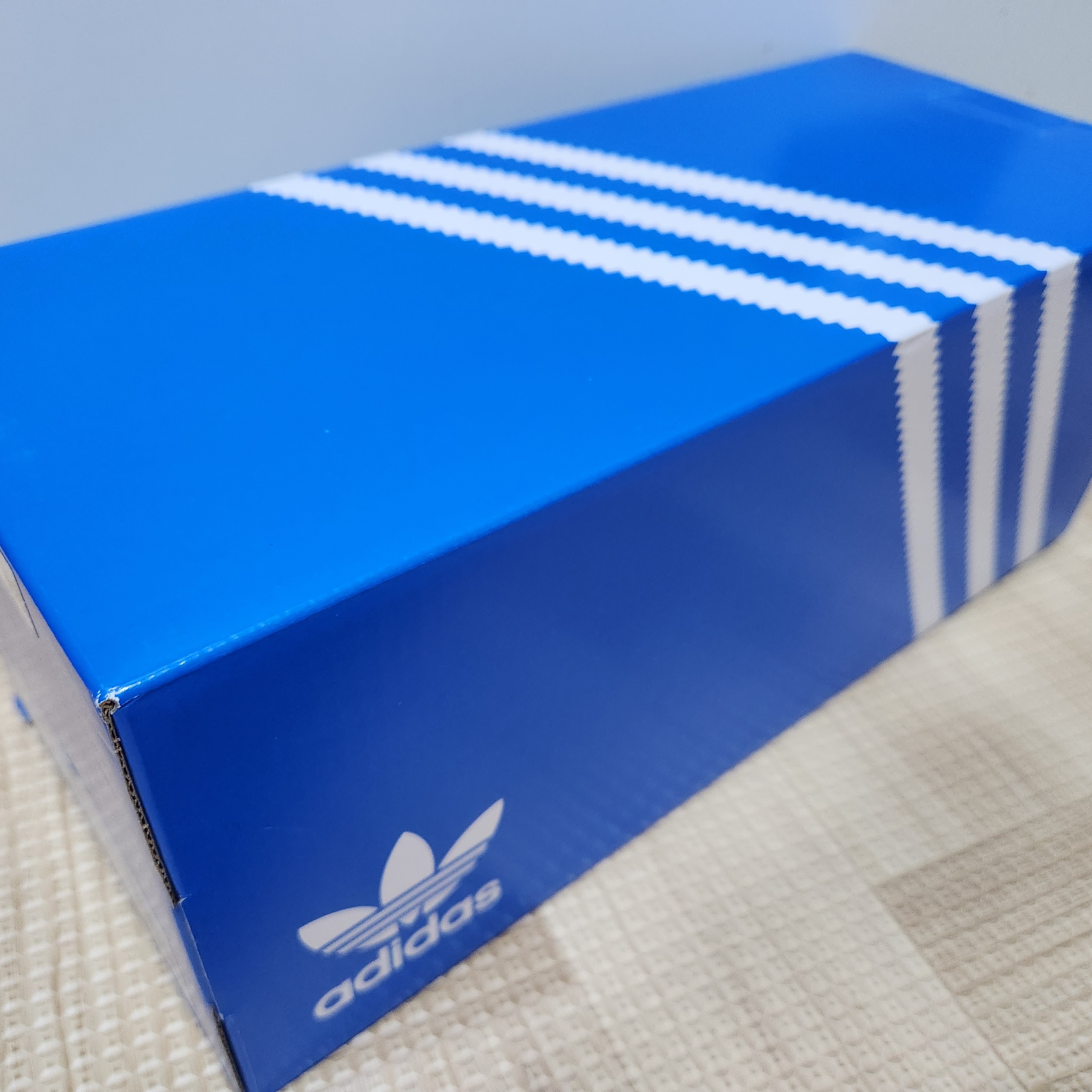 Adidas Adilette 22 Carbon 착용 스타일