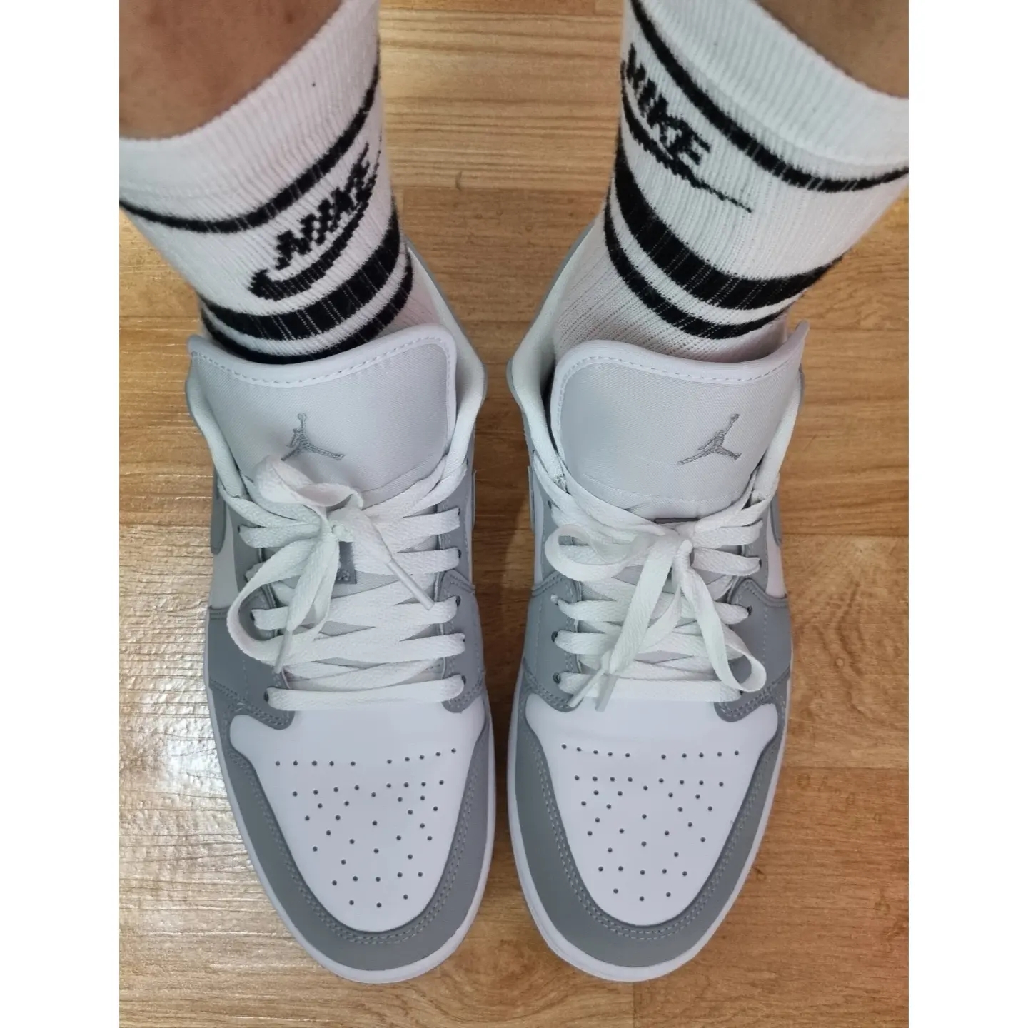 (W) Jordan 1 Low White Wolf Grey 착용 스타일 - 1