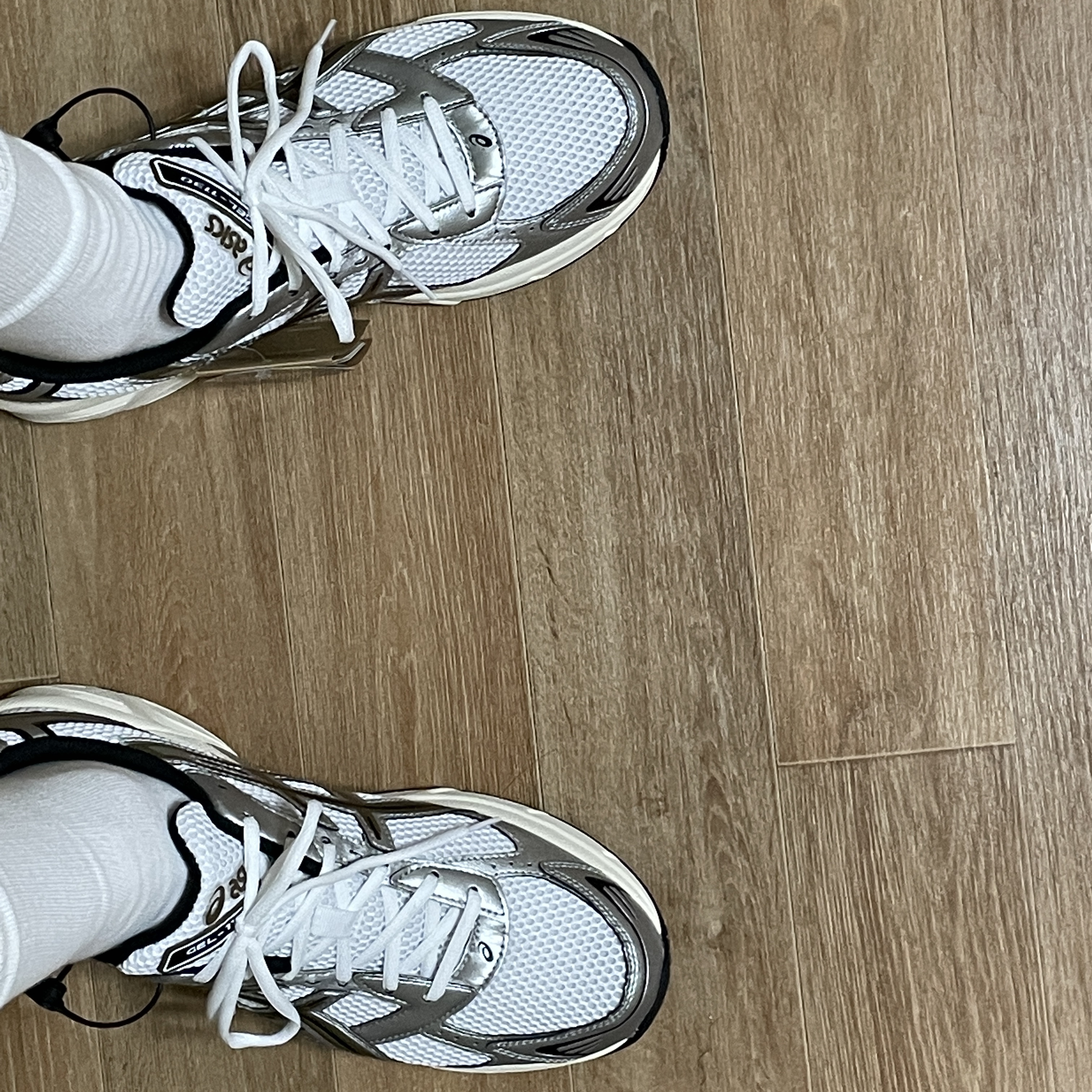 Asics Gel-1130 White Clay Canyon 착용 스타일