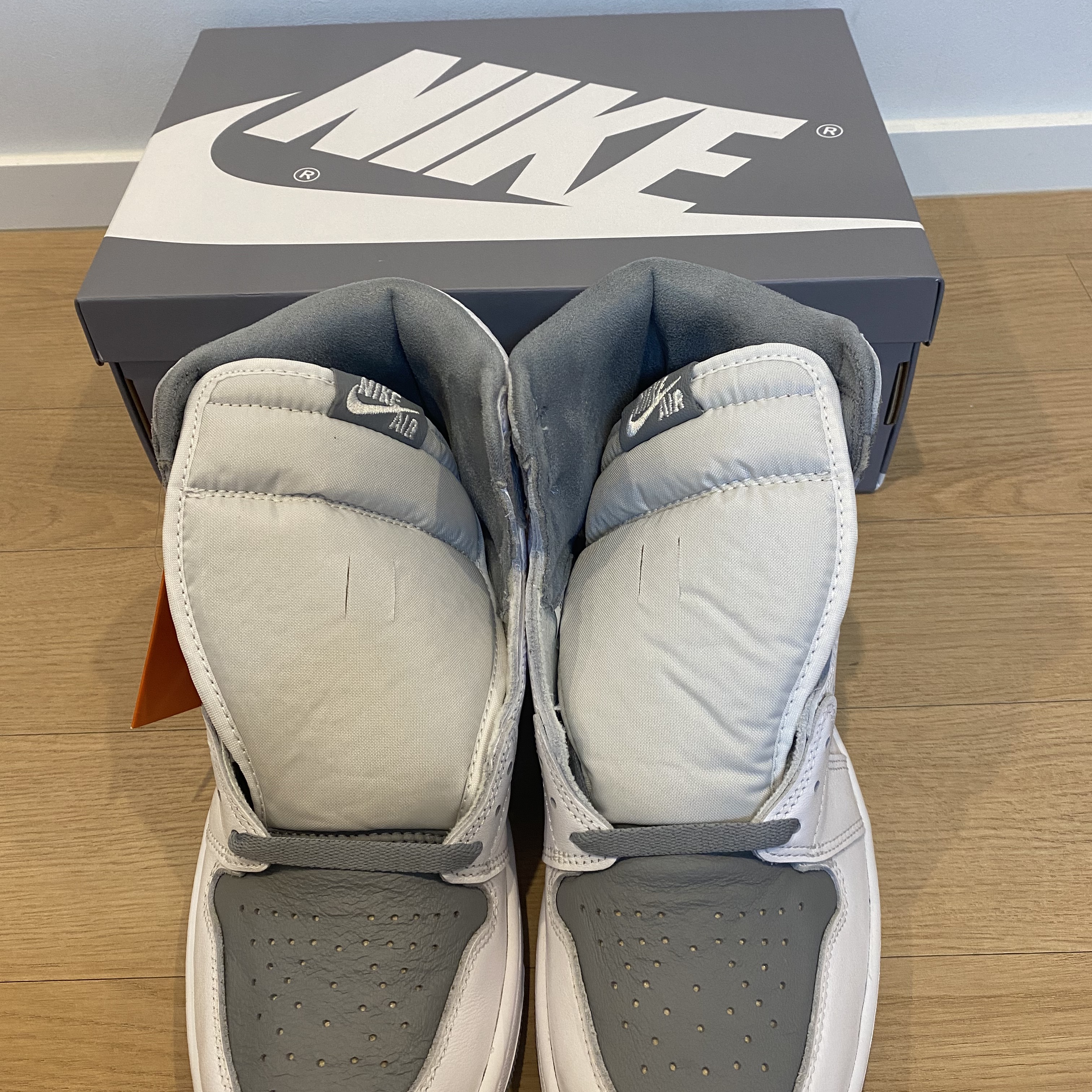 Jordan 1 Retro High OG Stealth 착용 스타일 - 4