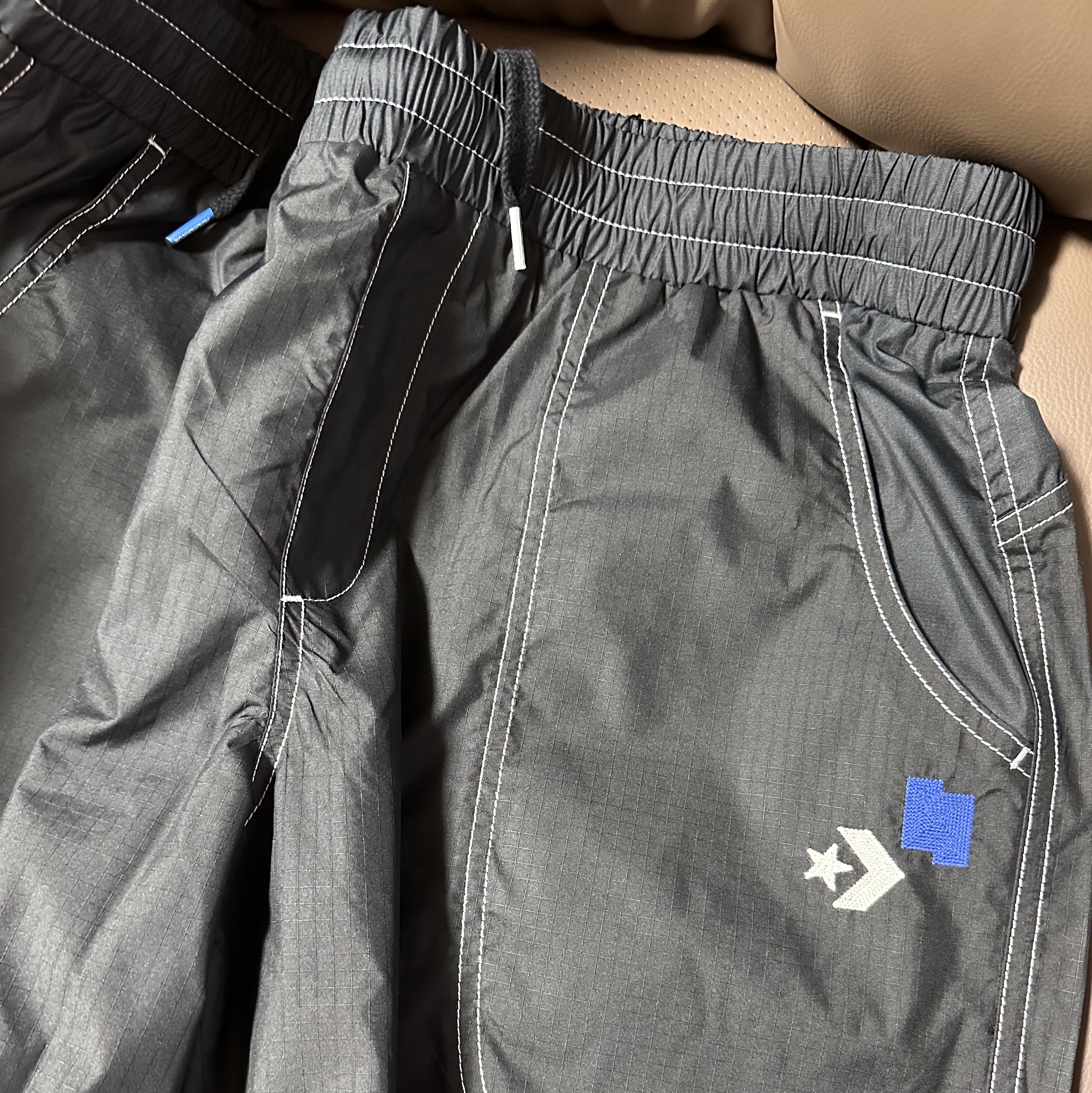 Converse x Ader Error Shapes Shorts Black 착용 스타일 - 2