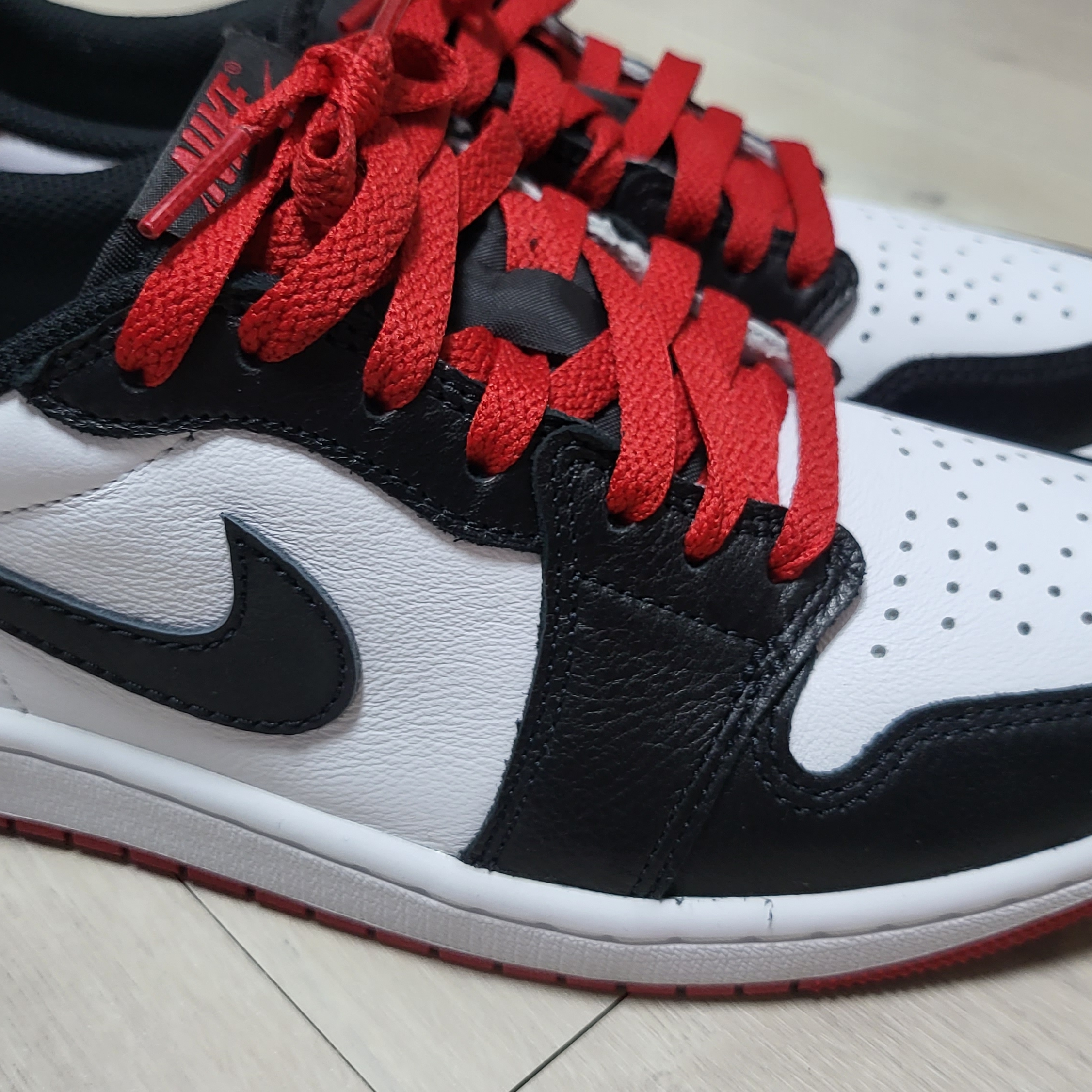 Jordan 1 Retro Low OG Black Toe 착용 스타일 - 1