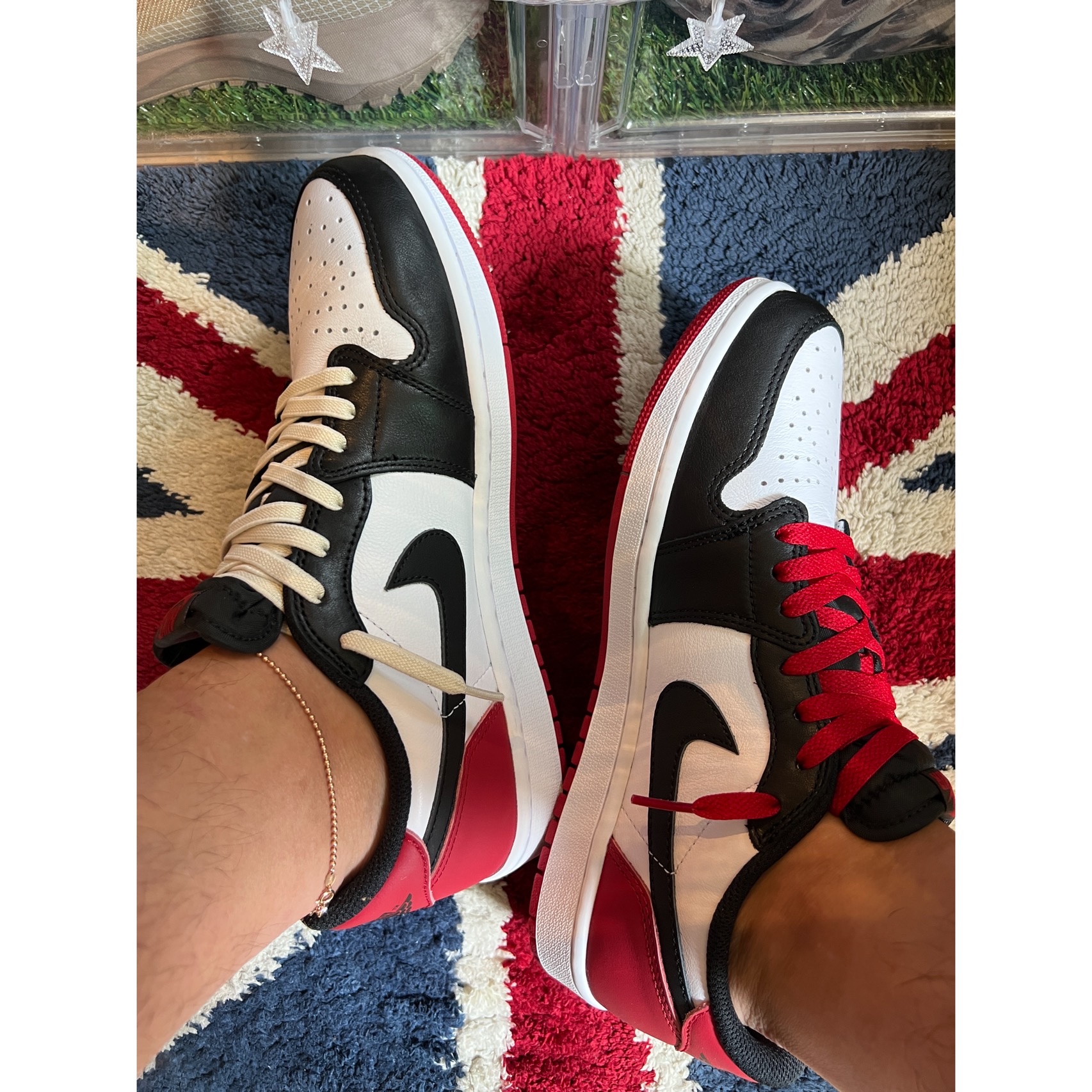 Jordan 1 Retro Low OG Black Toe 착용 스타일 - 5