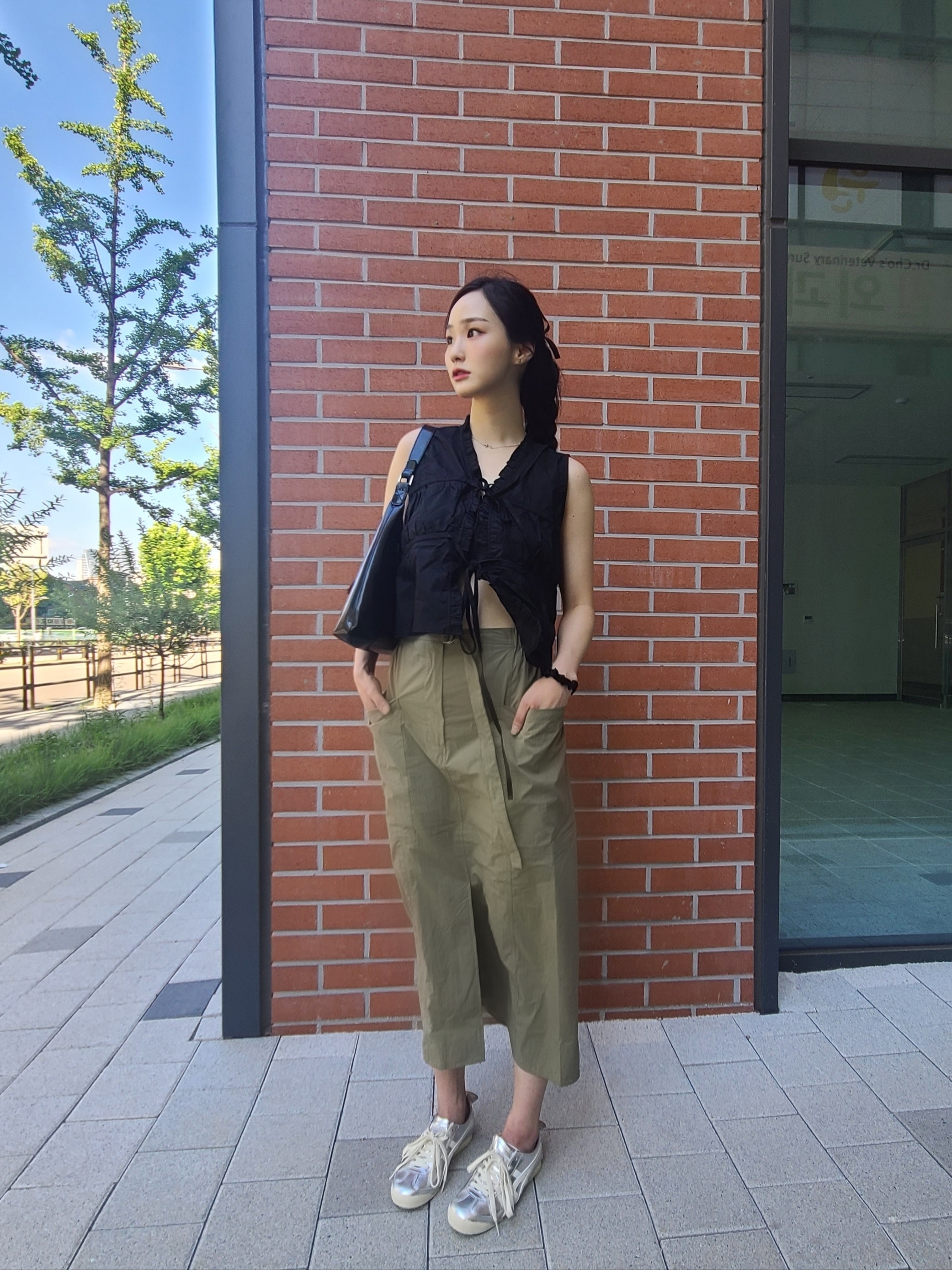 Onitsuka Tiger Mexico 66 White Silver, STU x Monamhee Stu 착용 스타일 - 1