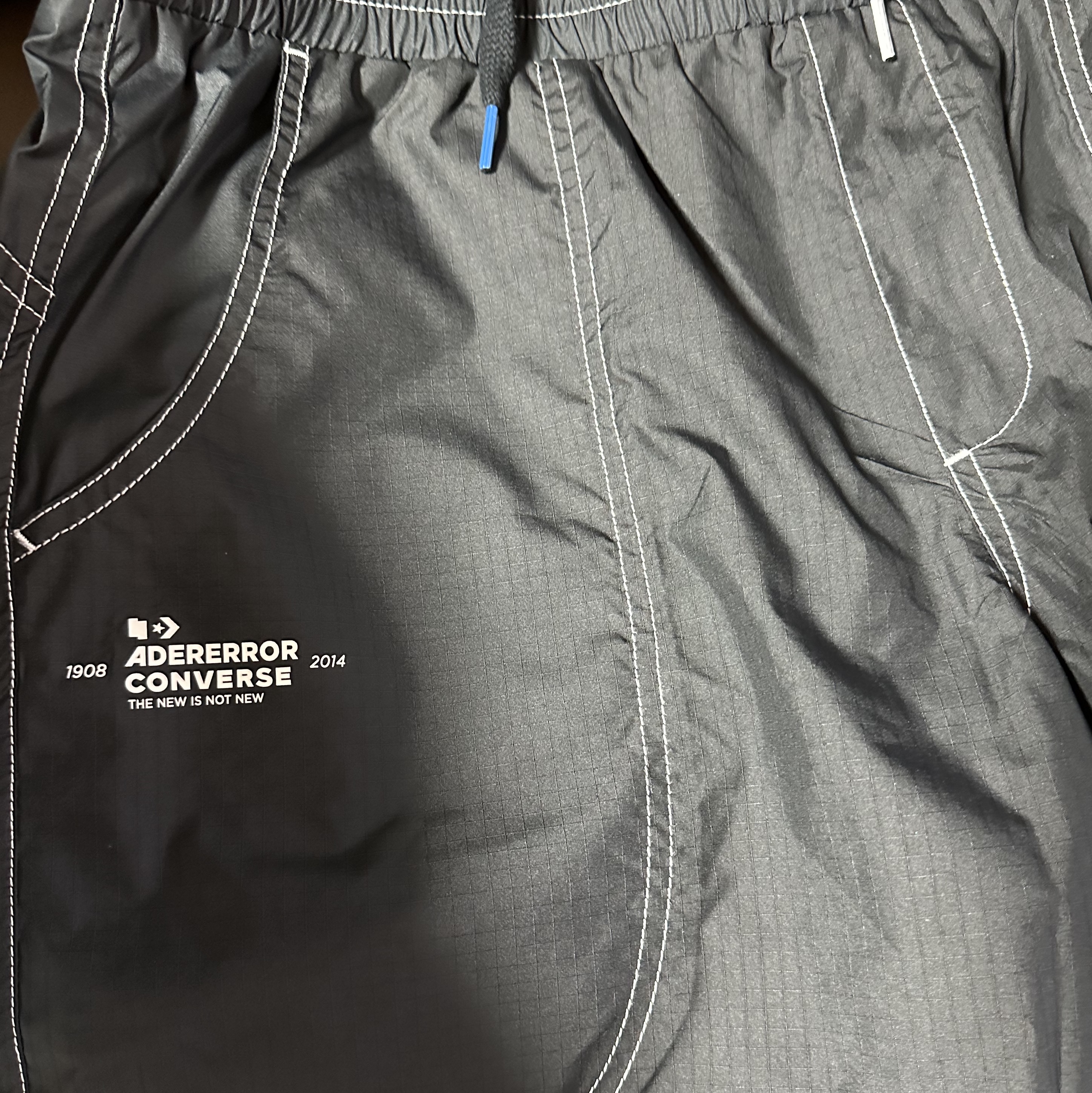 Converse x Ader Error Shapes Shorts Black 착용 스타일 - 3